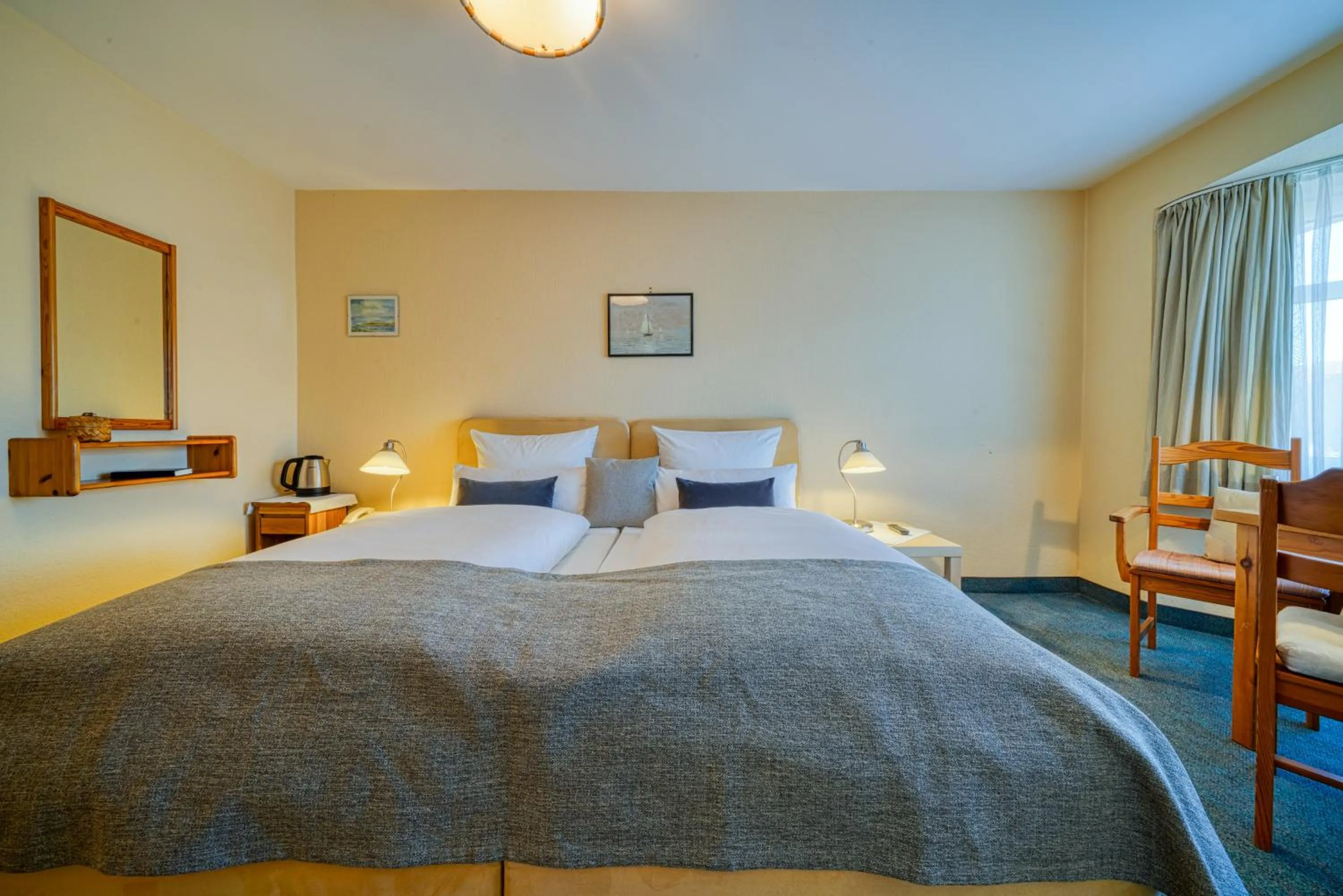 Photo of the whole room, Bed in Hotel Zur Eule