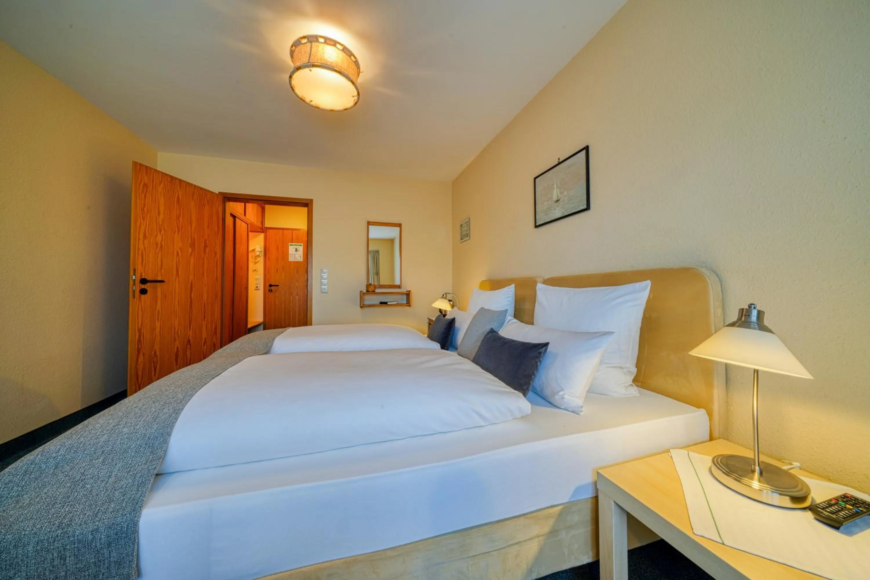 Photo of the whole room, Bed in Hotel Zur Eule