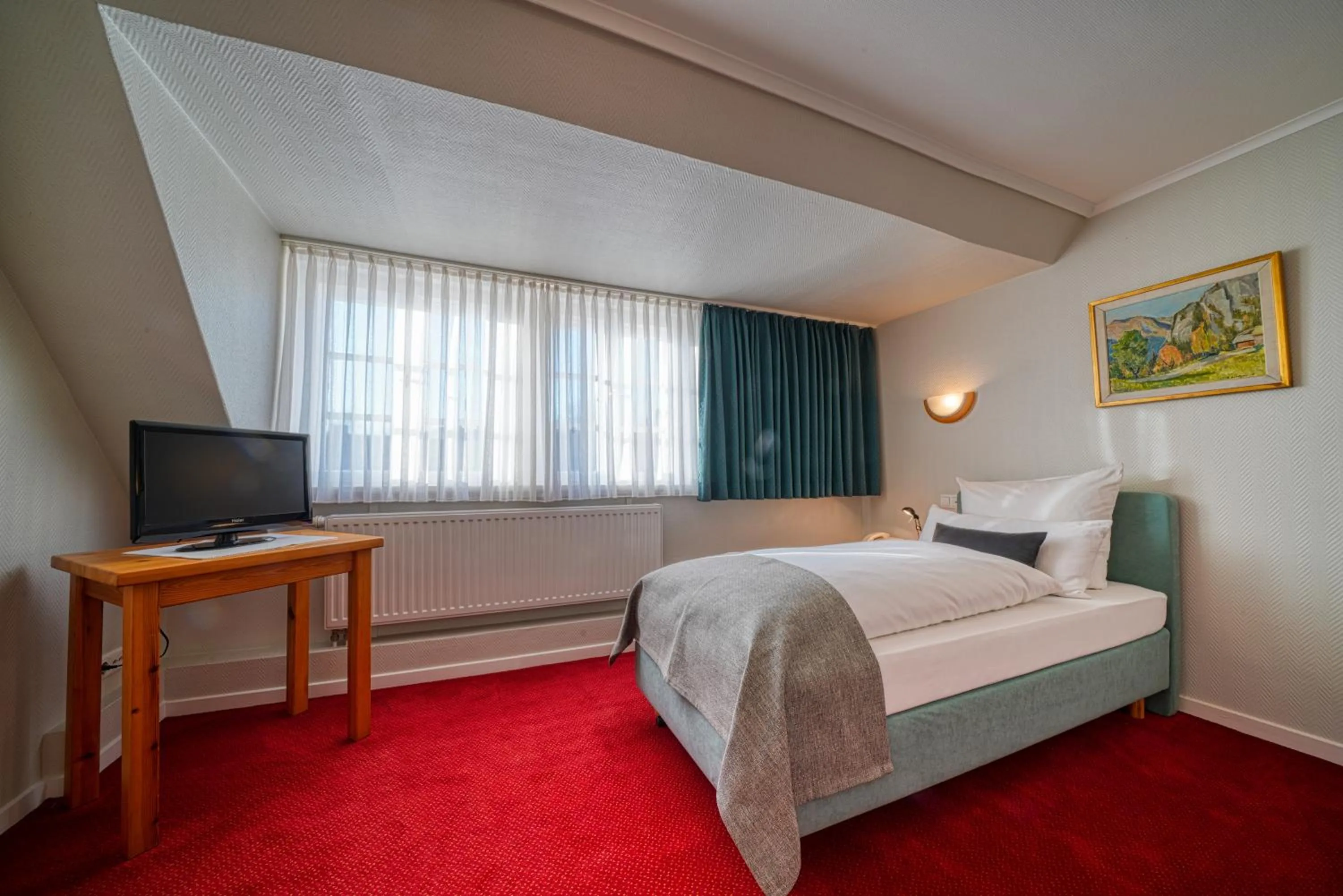 Photo of the whole room, Bed in Hotel Zur Eule