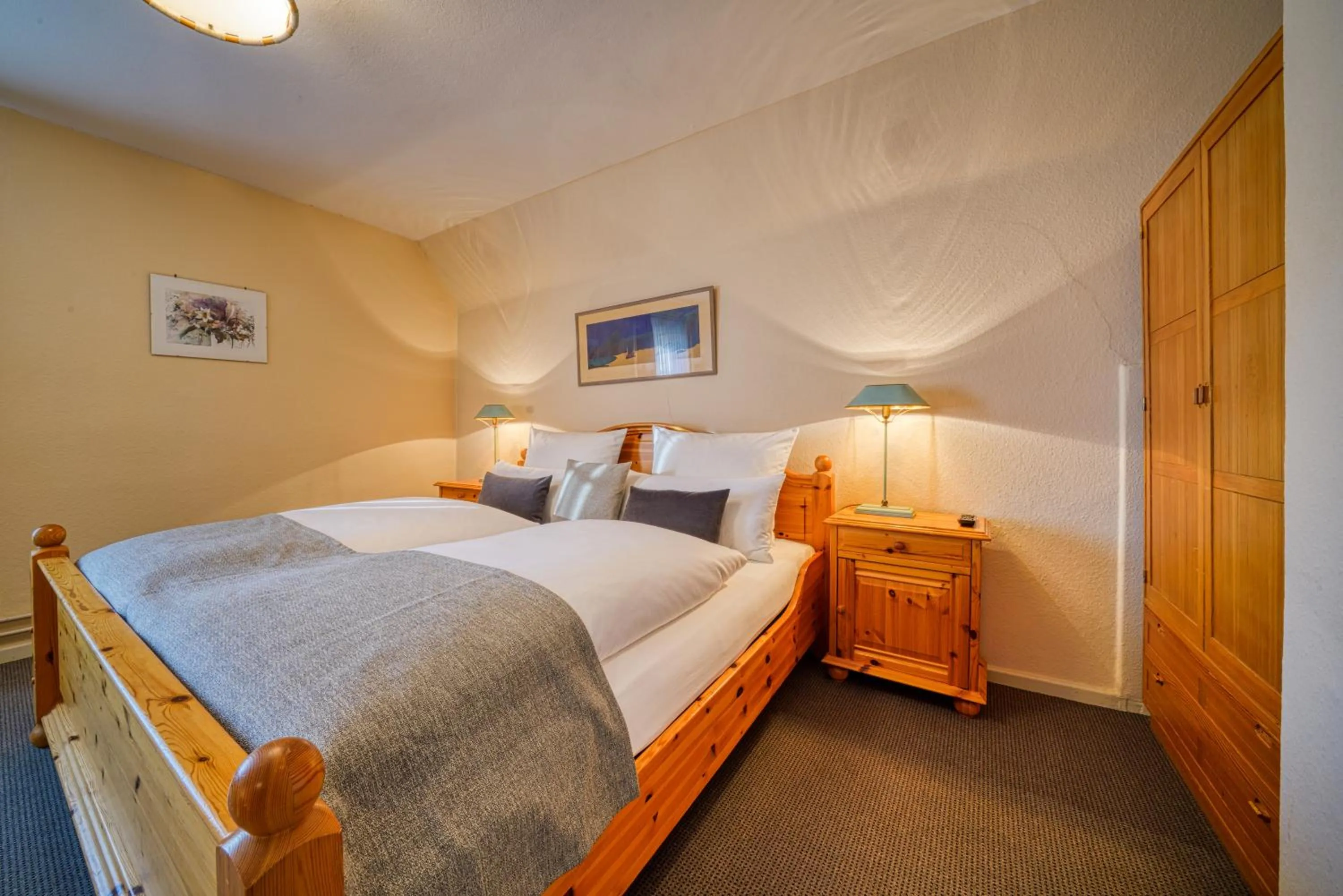 Photo of the whole room, Bed in Hotel Zur Eule