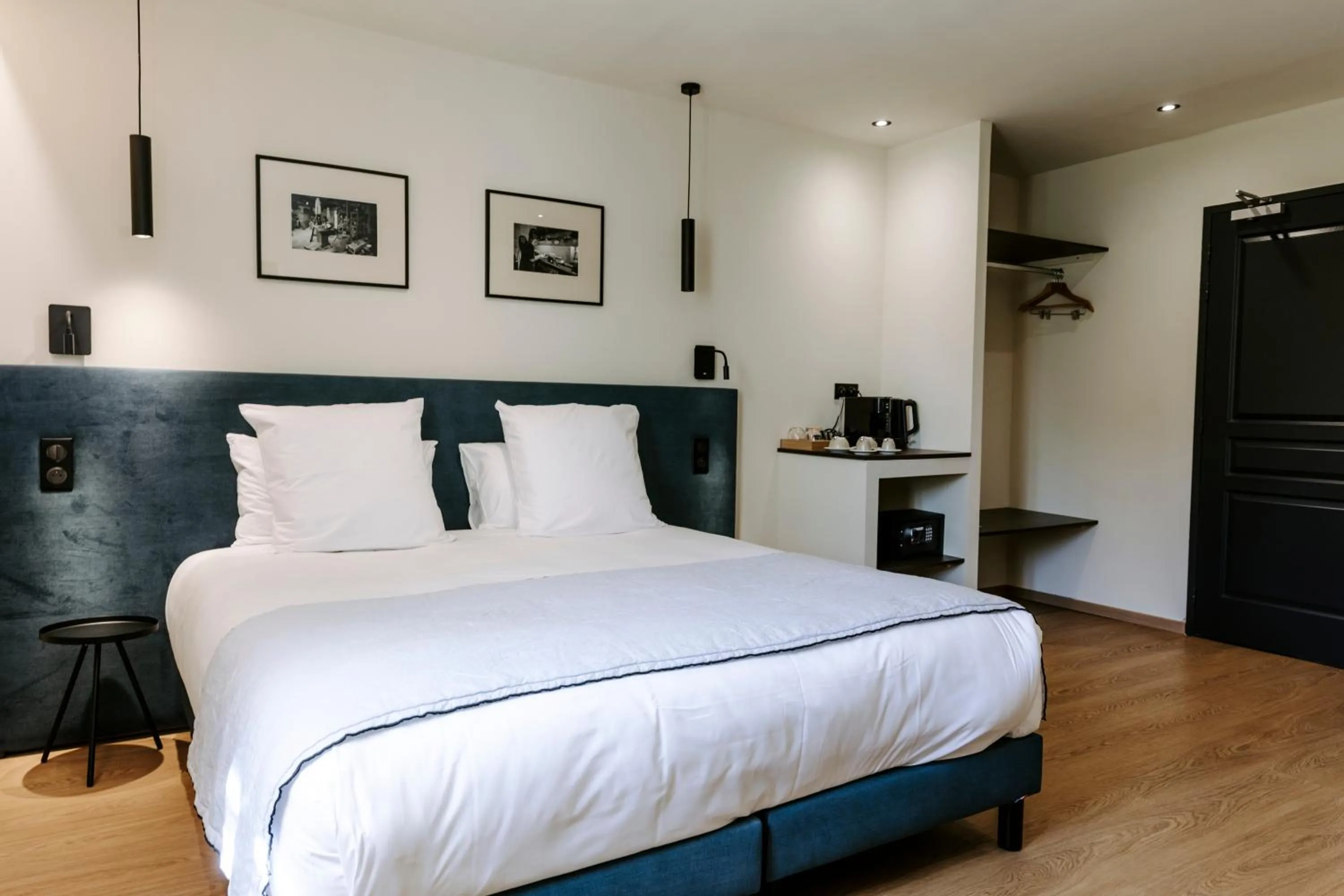 Coffee/tea facilities, Bed in Soko Hotels-Pont du Gard