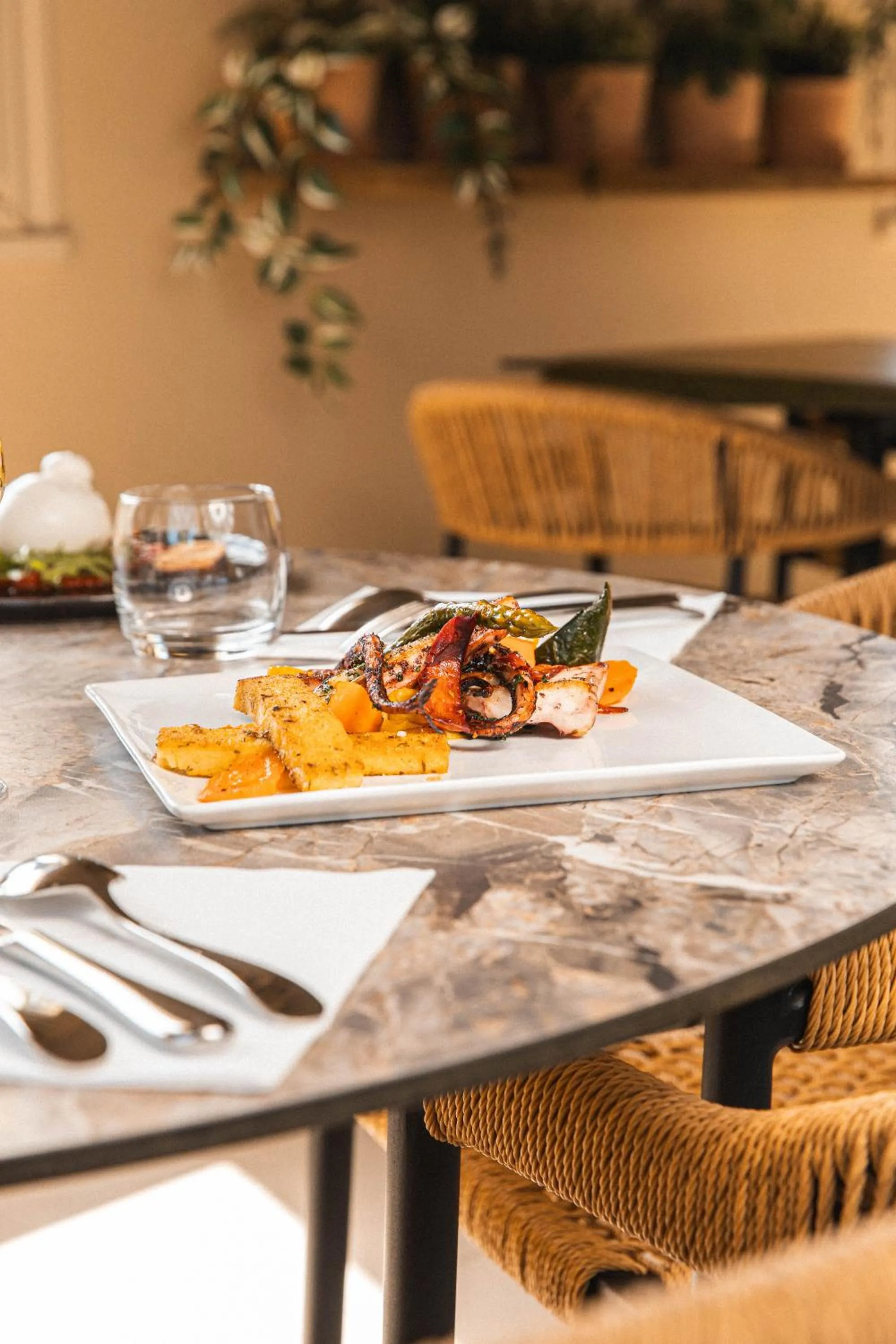 Restaurant/places to eat in Soko Hotels-Pont du Gard