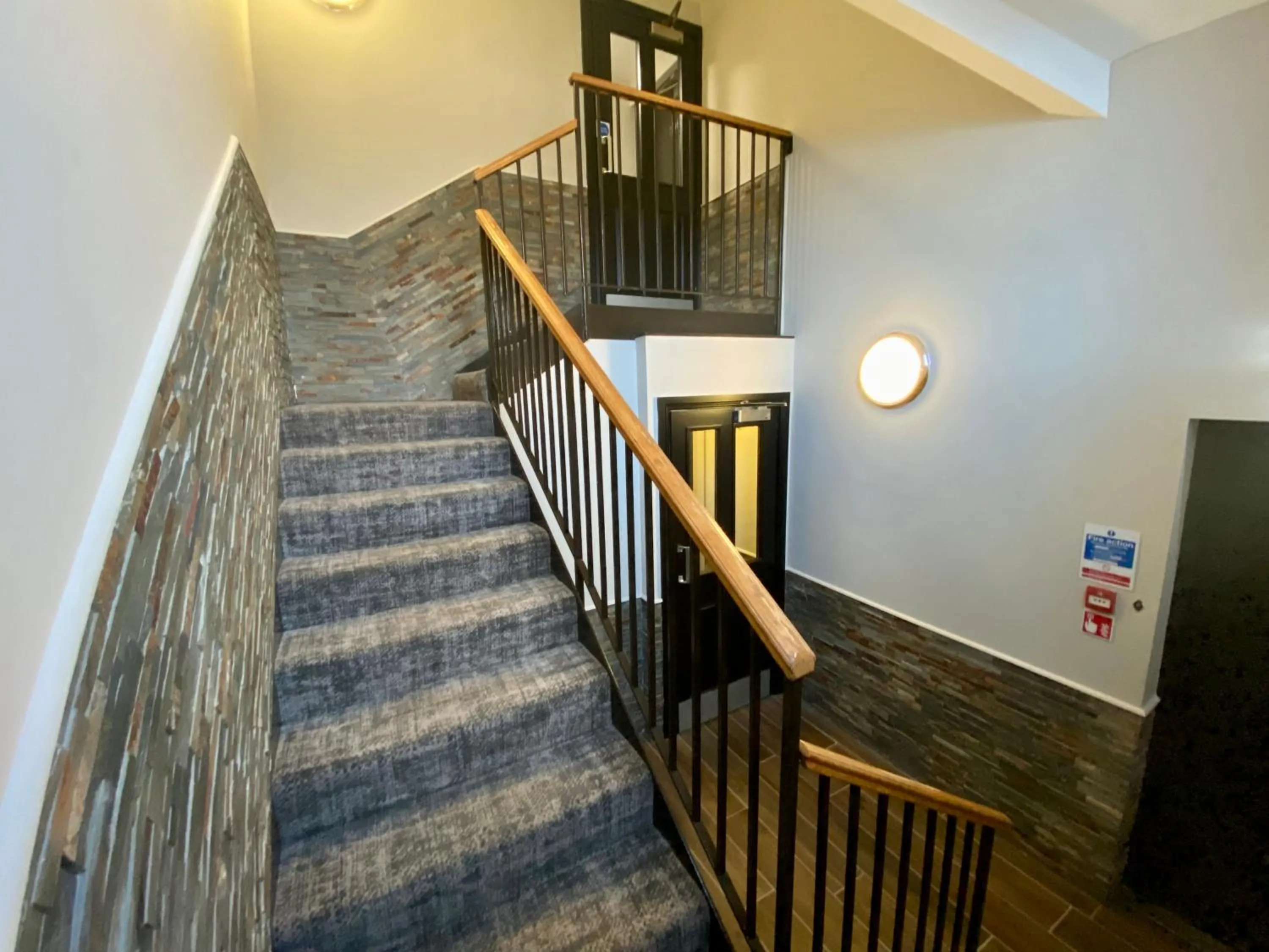 Facade/entrance in The Beach House Loch Lomond