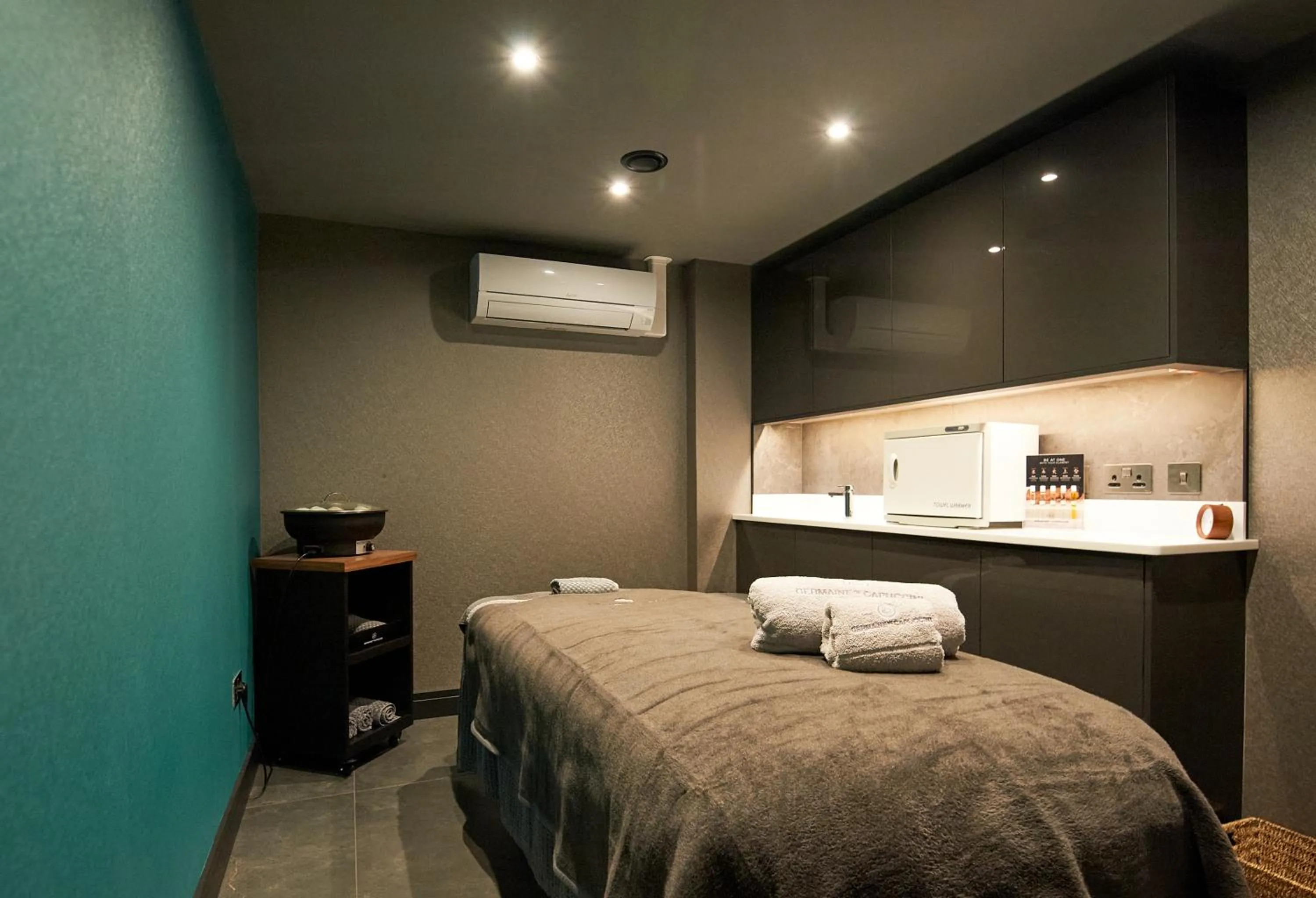 Massage, Bed in The Beach House Loch Lomond