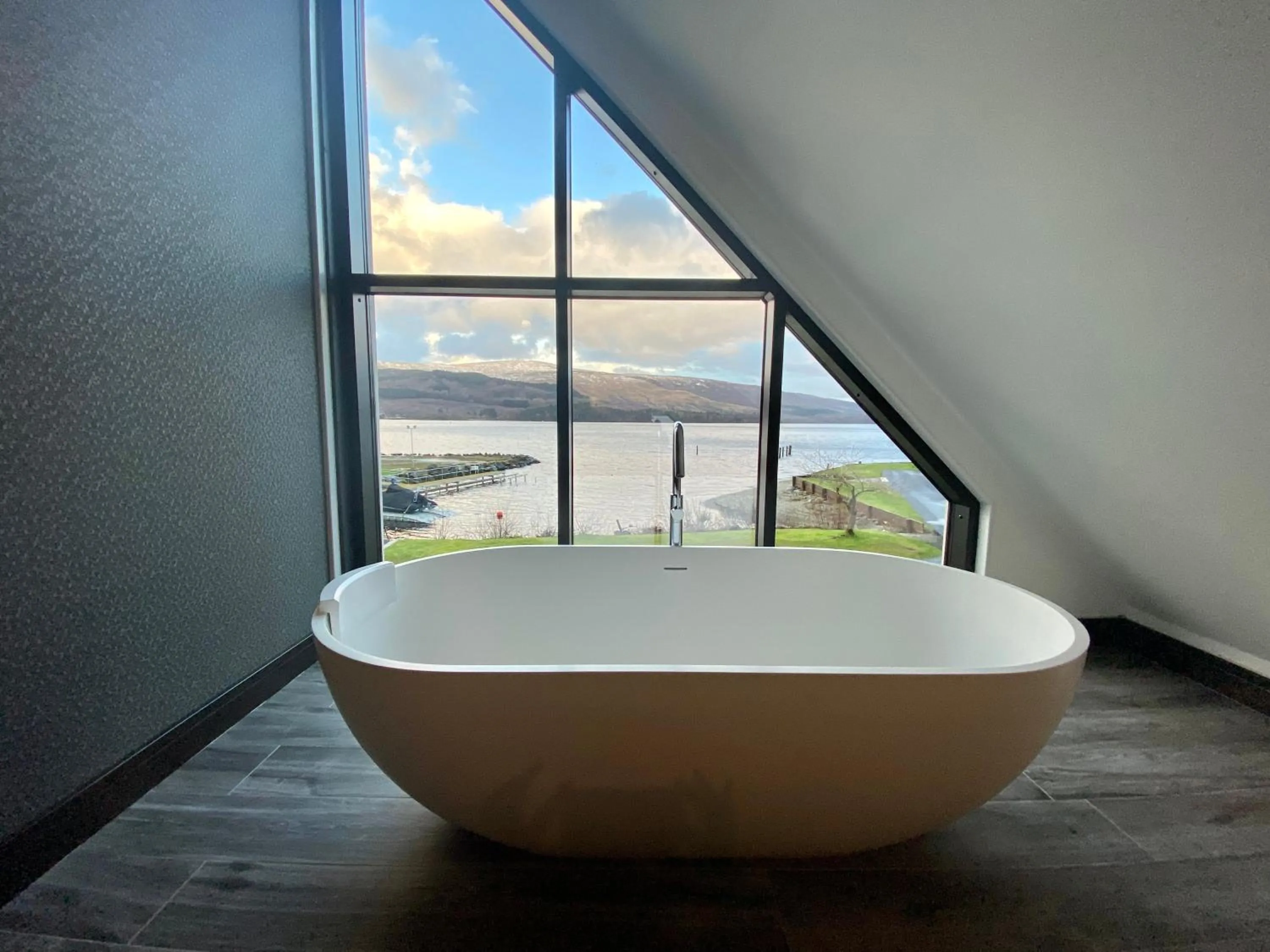 Natural landscape in The Beach House Loch Lomond