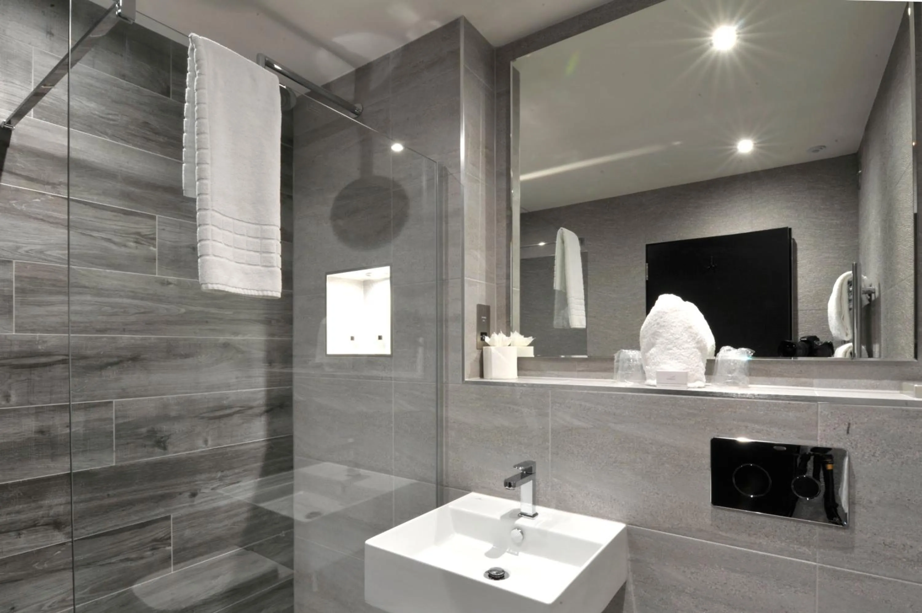 Shower in The Beach House Loch Lomond