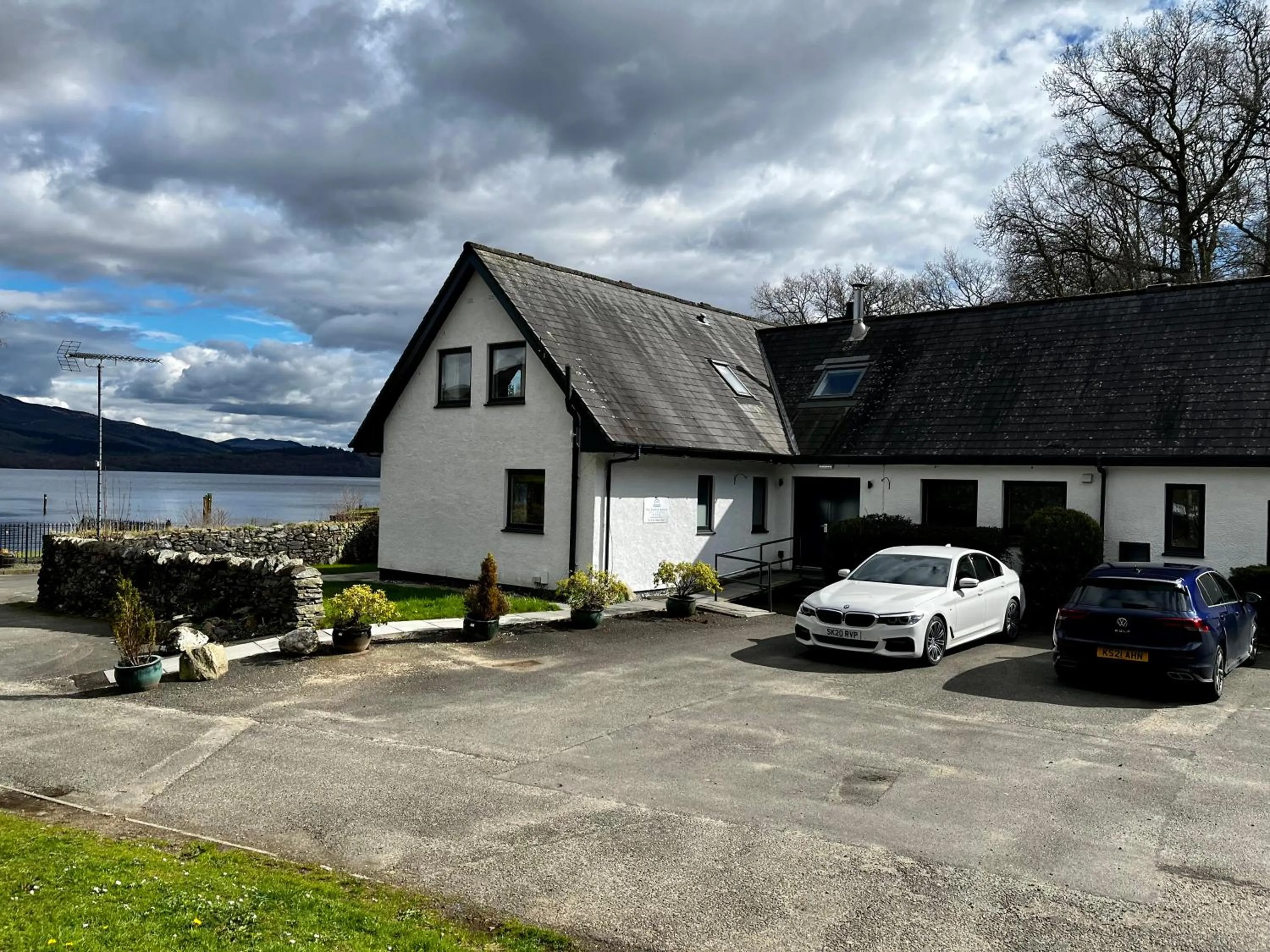 Parking in The Beach House Loch Lomond