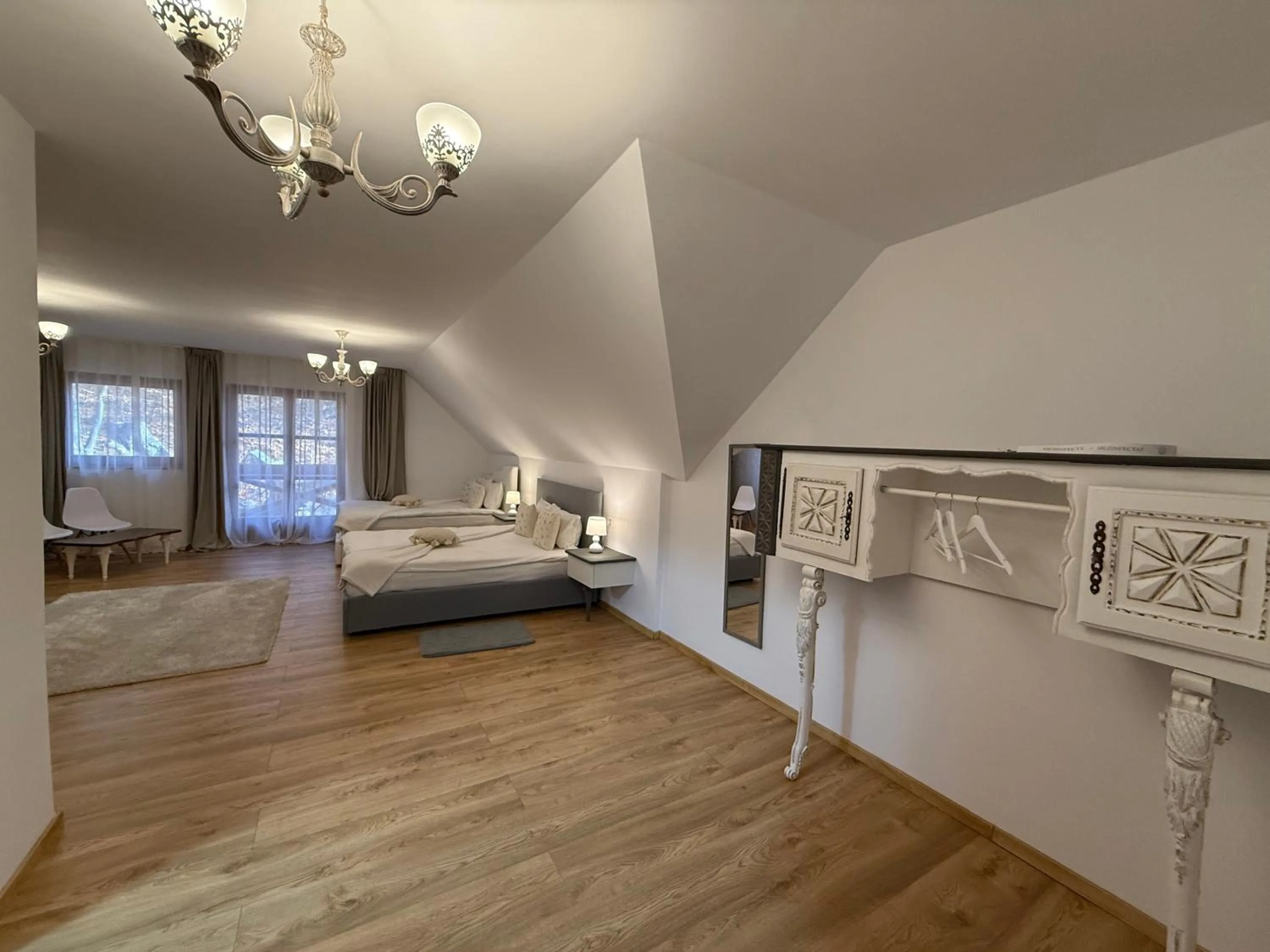 Photo of the whole room, Bed in Conacul Radacinilor