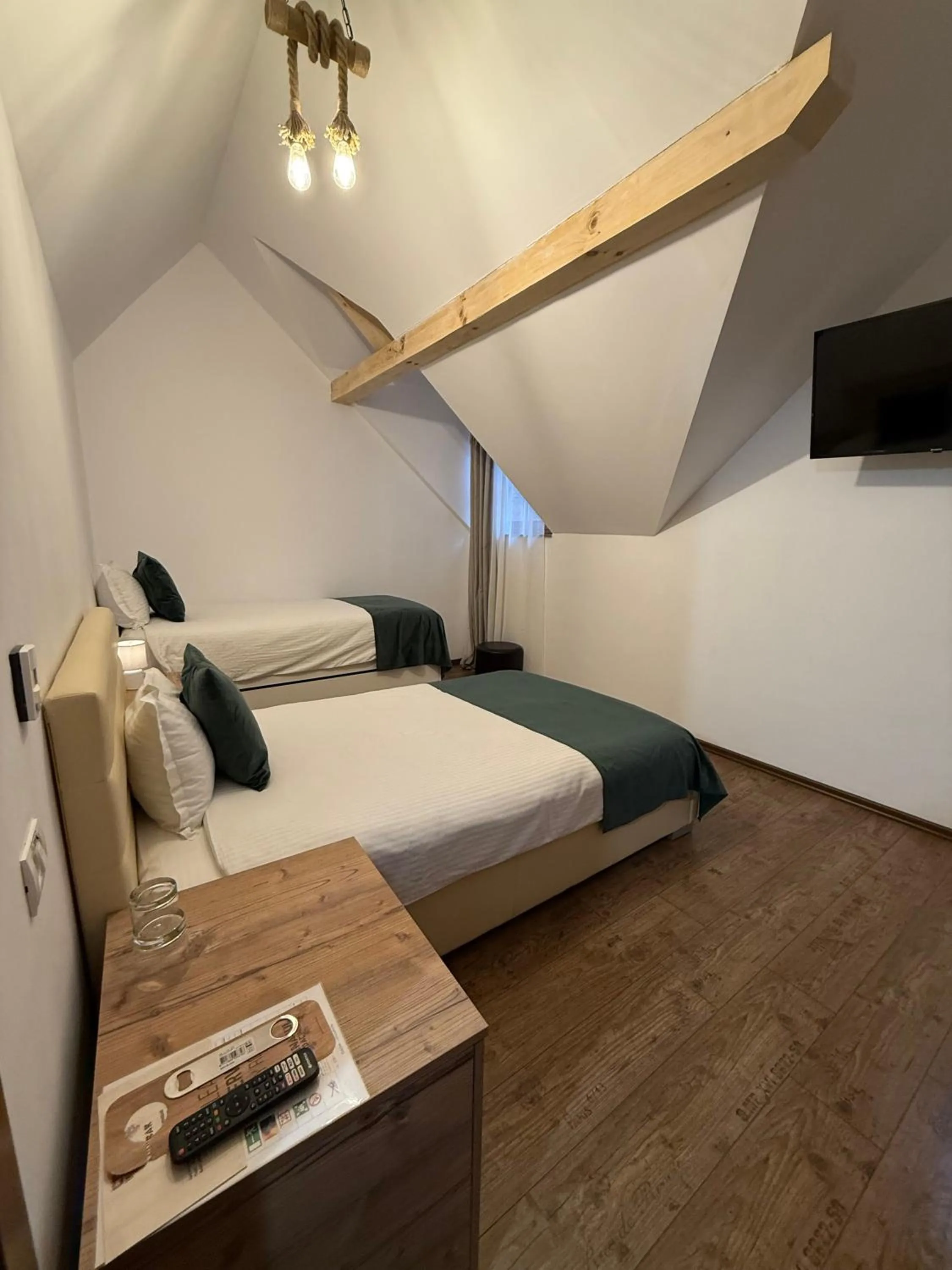 Bed in Conacul Radacinilor