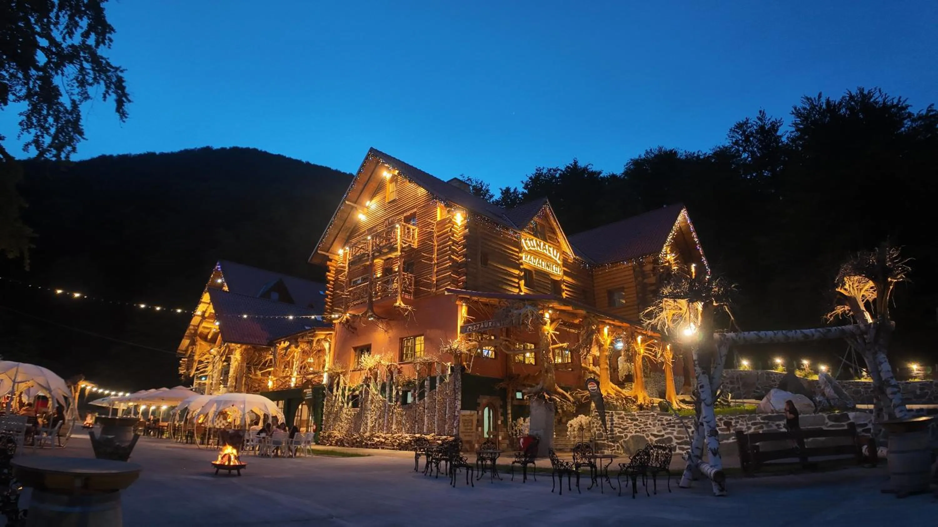 Property building in Conacul Radacinilor