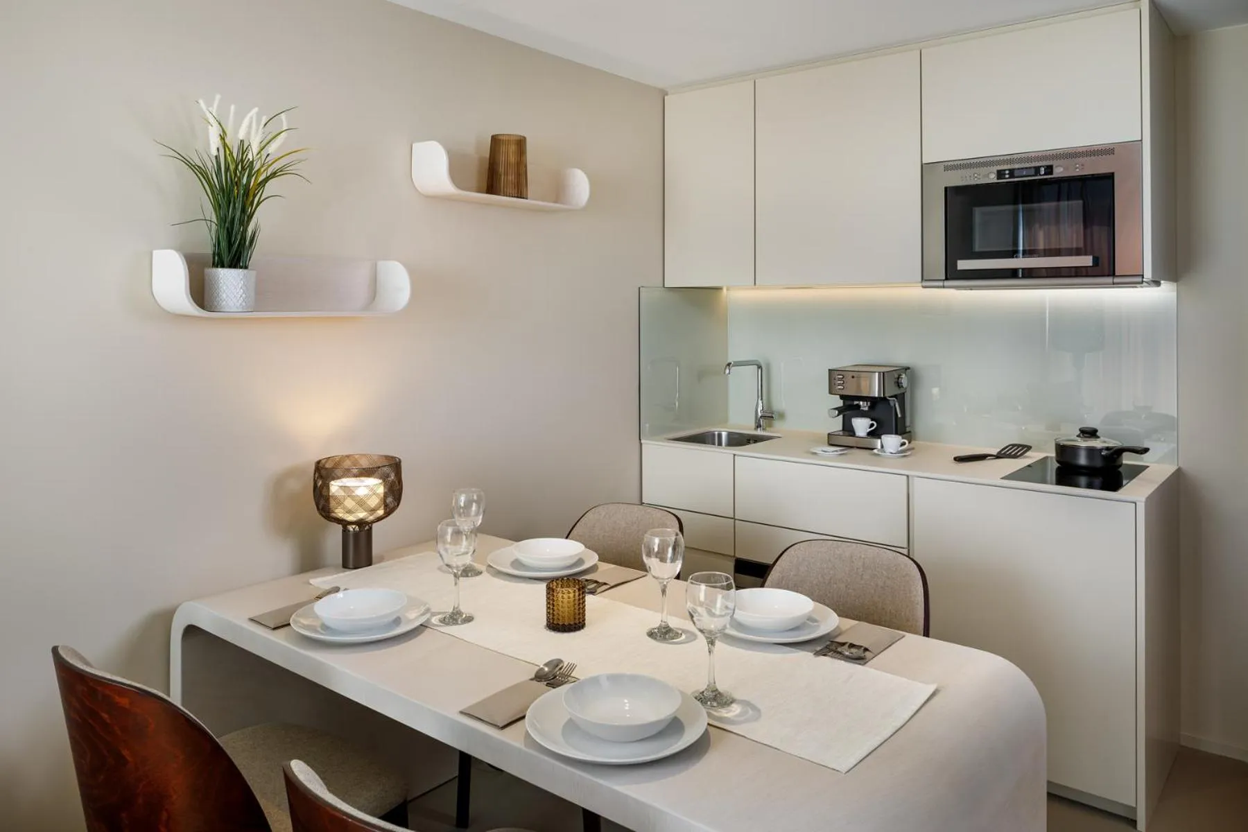 Kitchen or kitchenette in VISIONAPARTMENTS Glattbrugg - contactless check-in