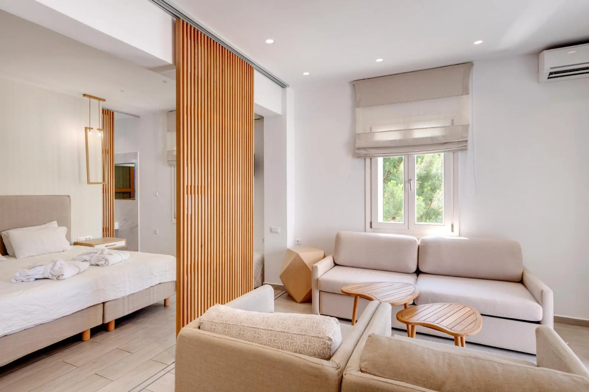 Seating area, Bed in Hotel Benois