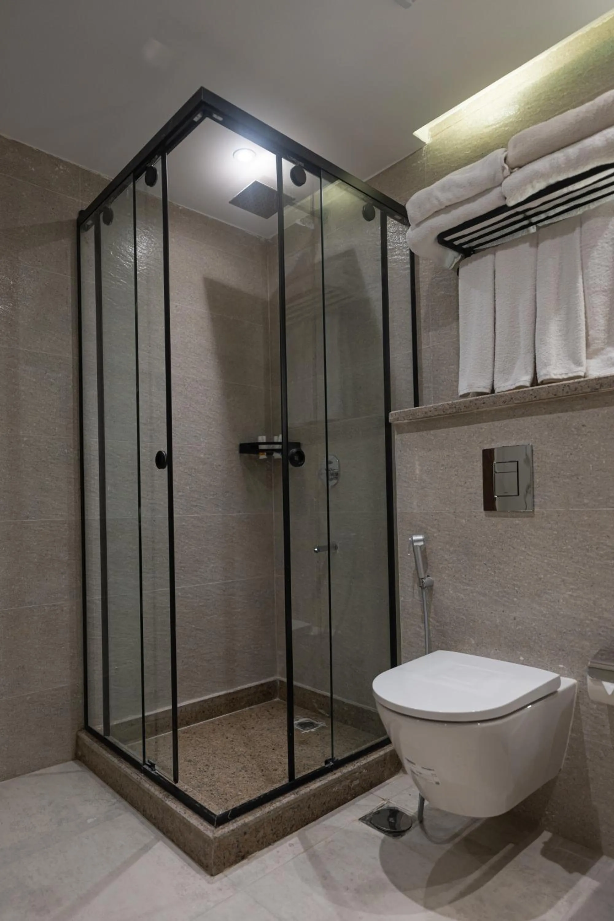 Bathroom in Pyramid Front Hotel