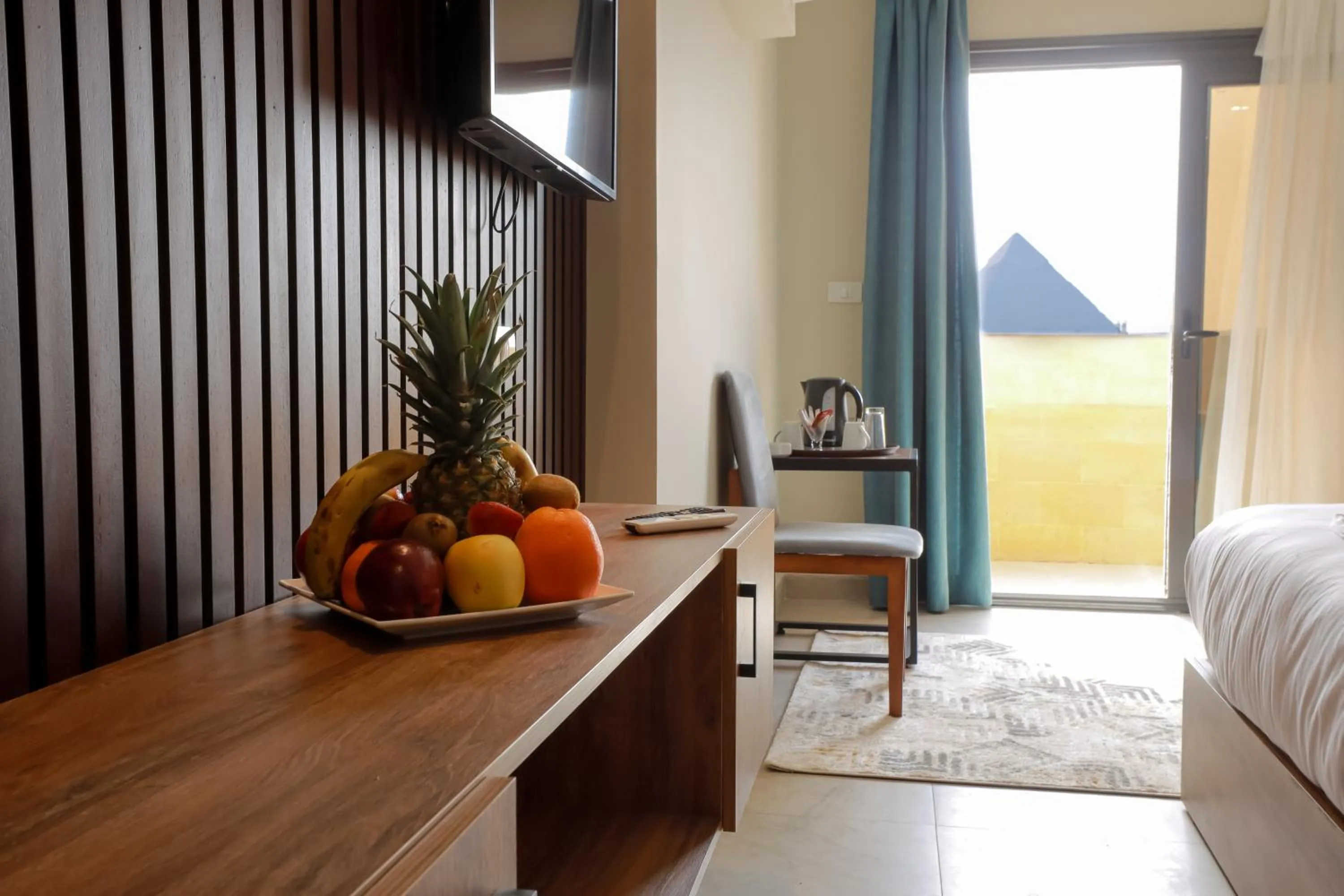 TV and multimedia in Pyramid Front Hotel