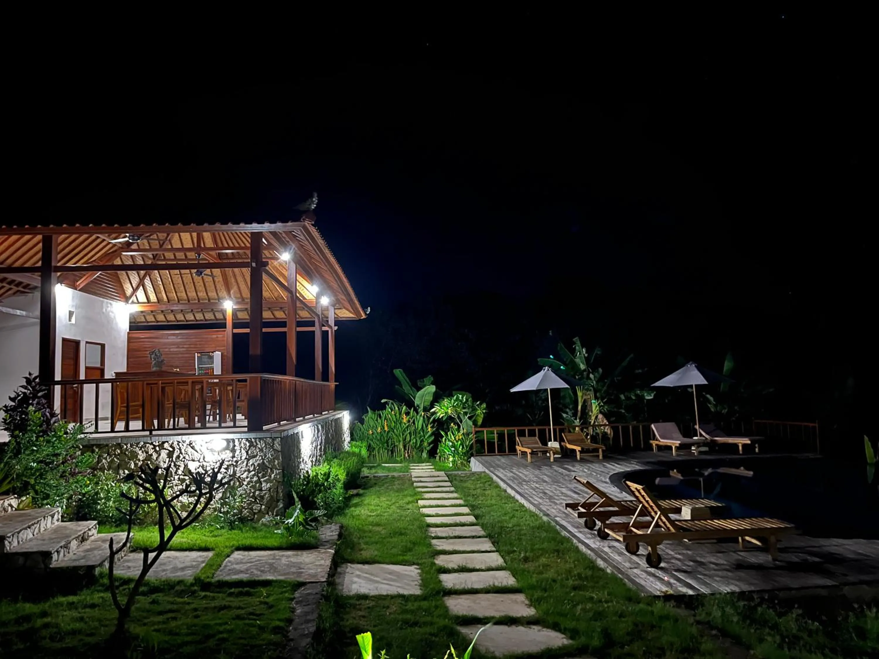 Sunset Hill Lembongan