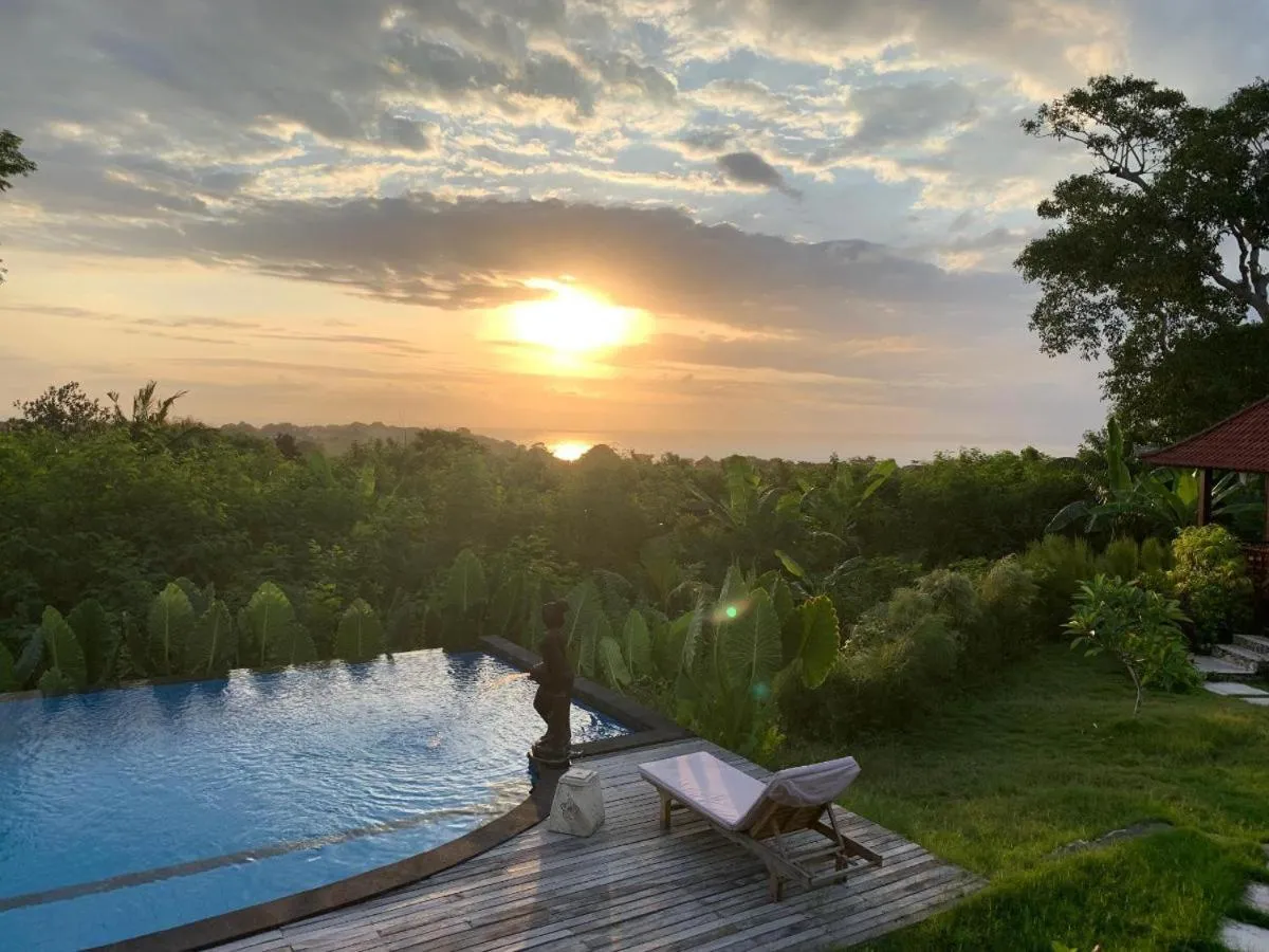 Sunset Hill Lembongan