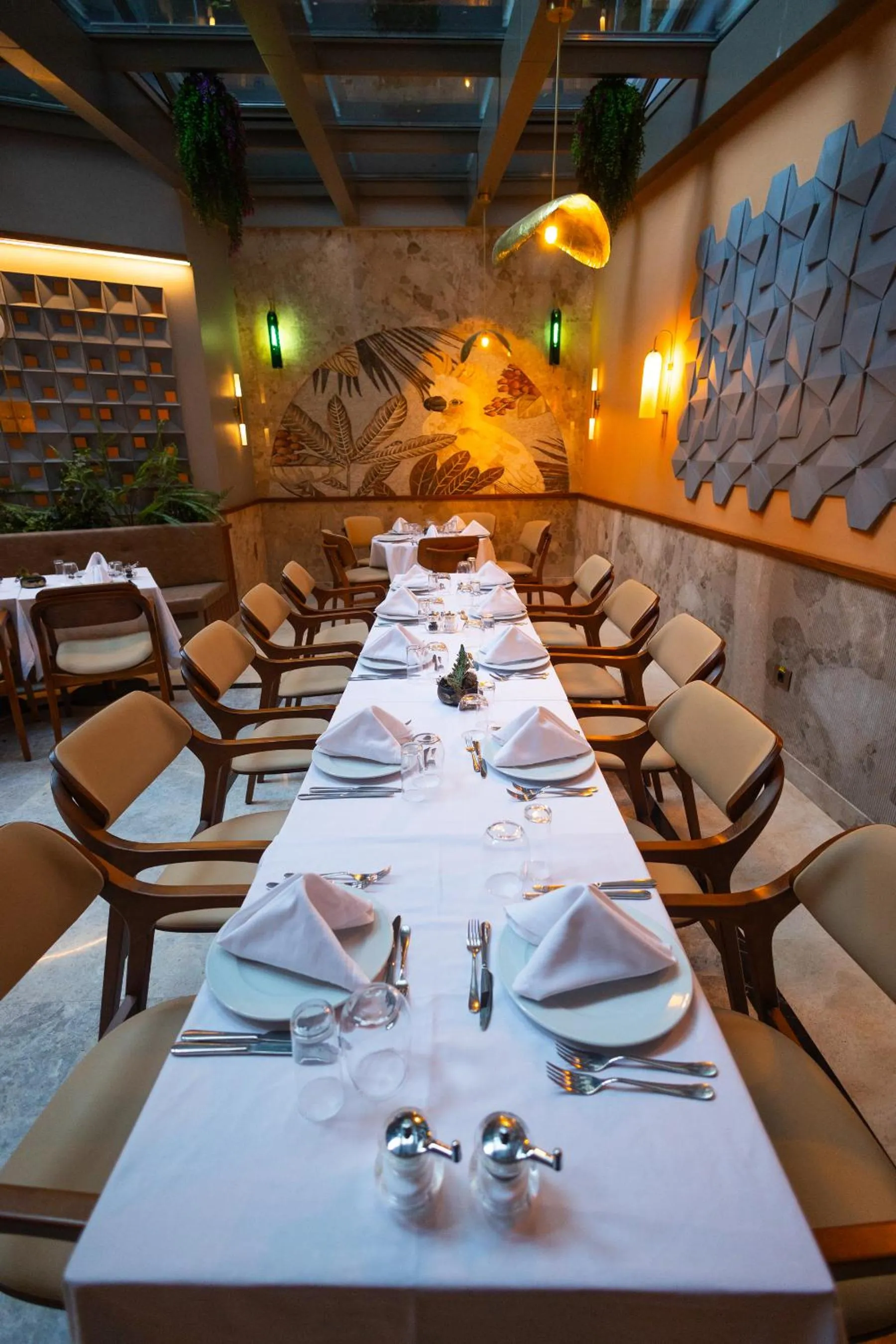 Restaurant/places to eat in Kate Hotel Special Class & SPA