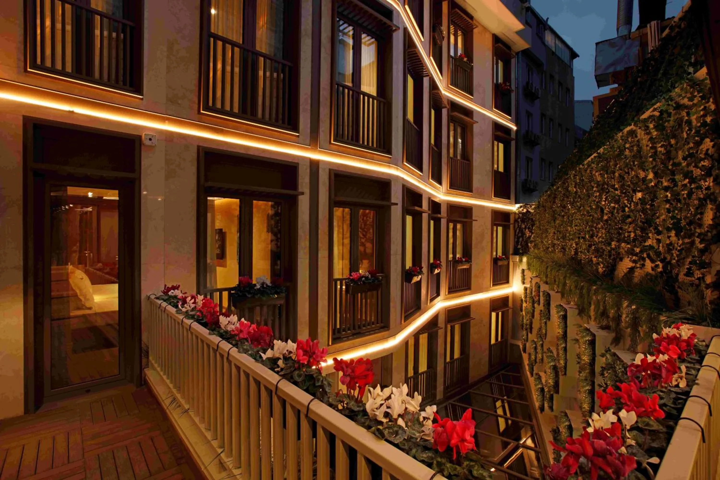 Garden in Kate Hotel Special Class & SPA