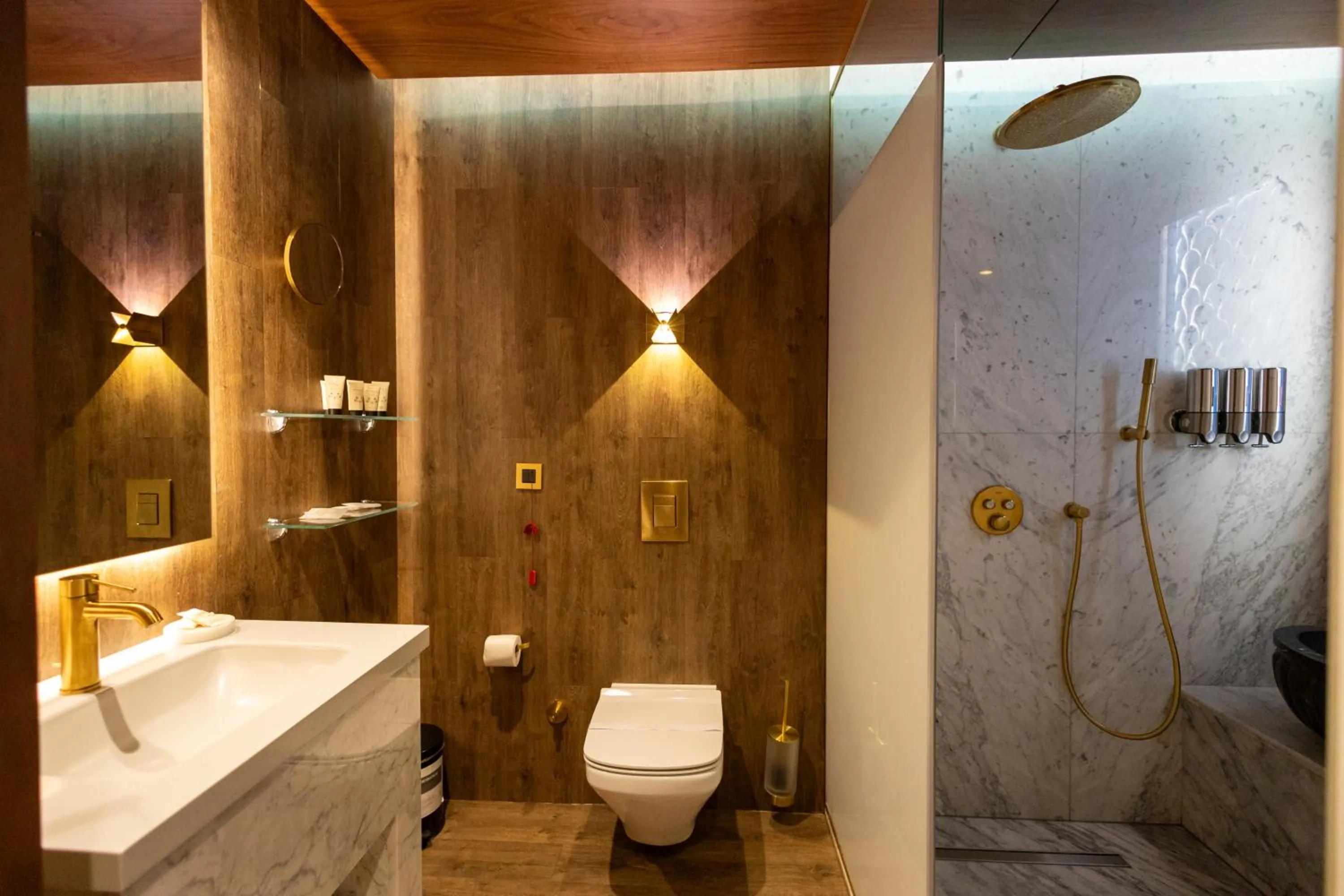 Shower in Kate Hotel Special Class & SPA