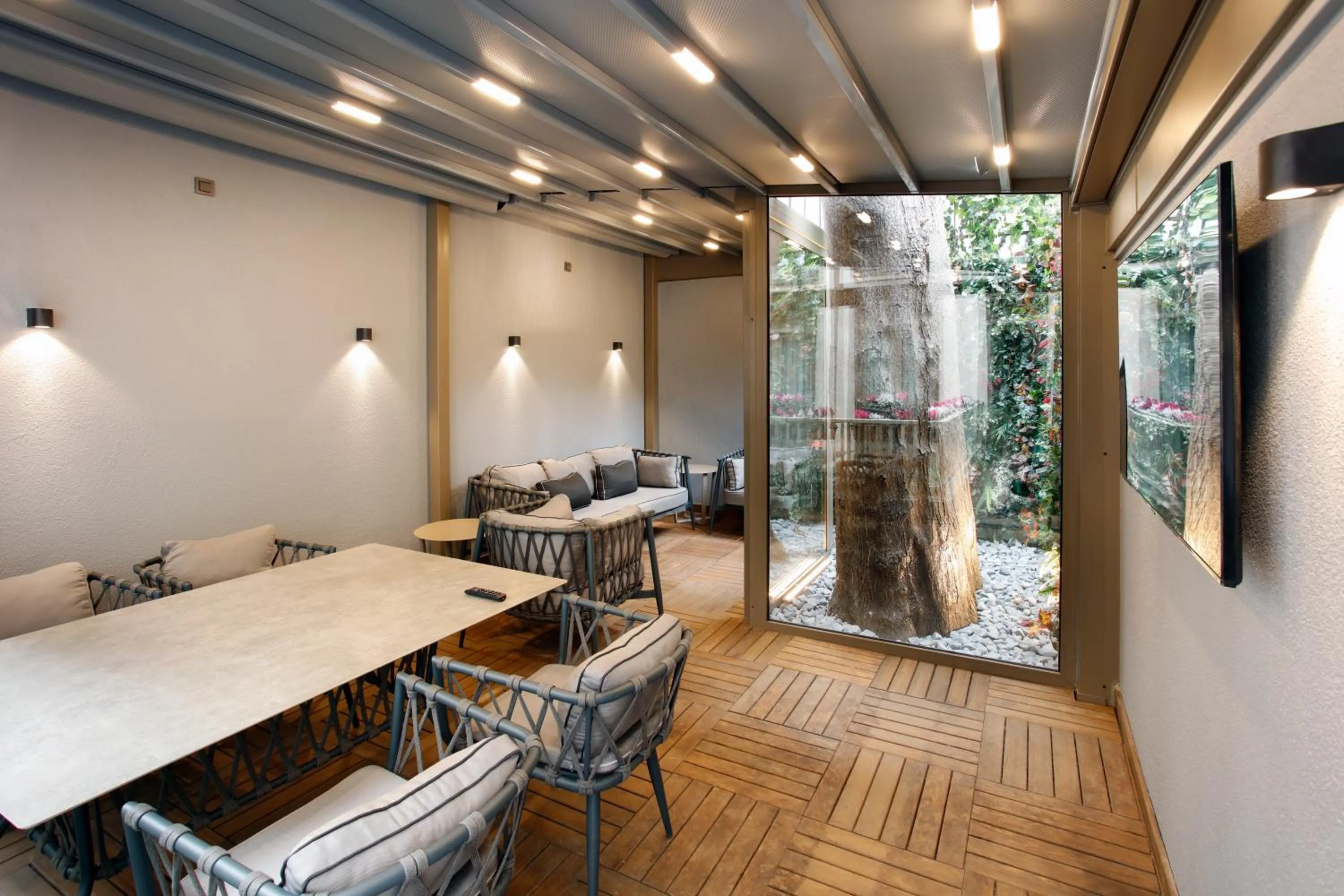 Seating area in Kate Hotel Special Class & SPA