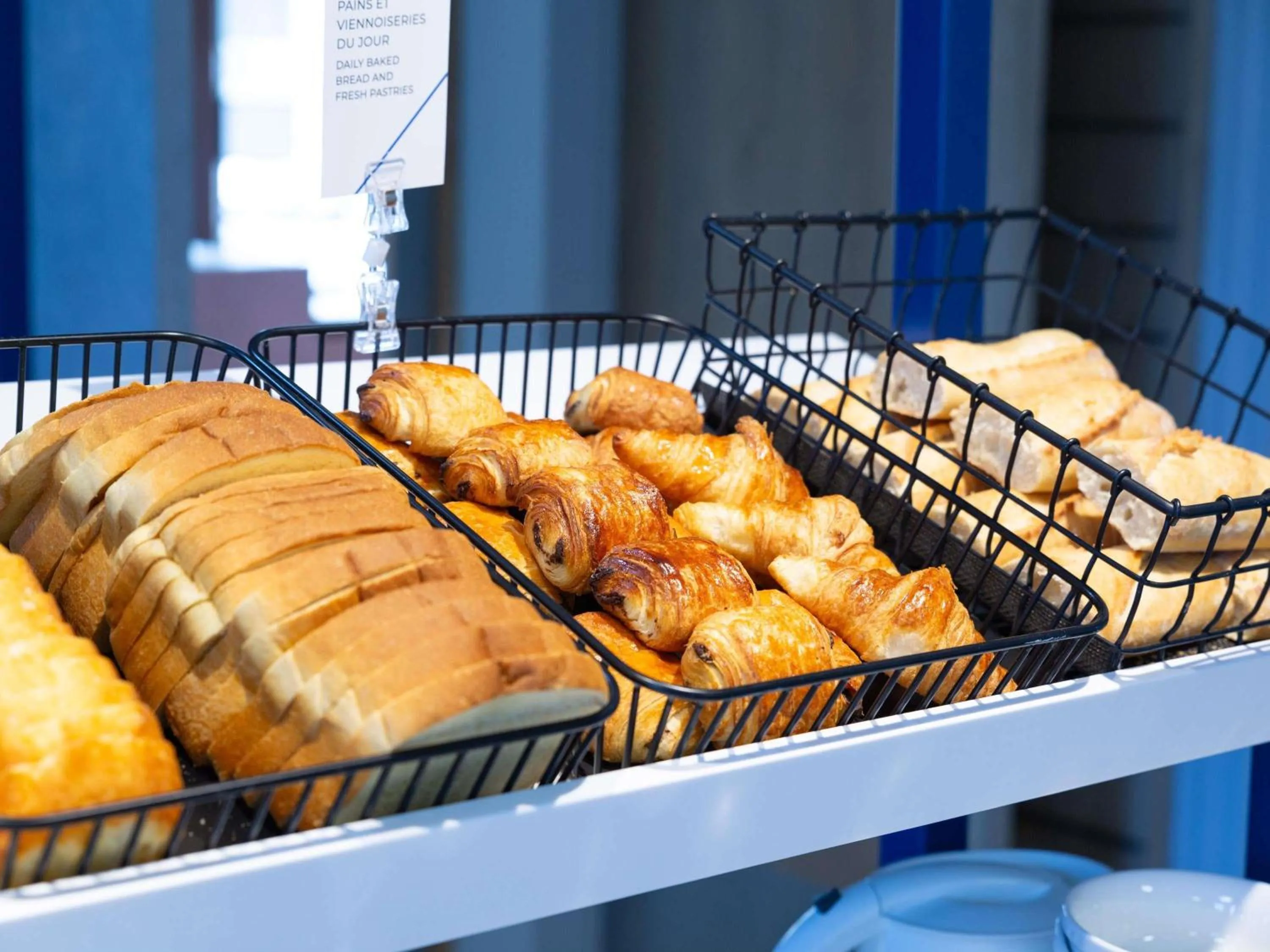 Breakfast in ibis budget Tours Sud