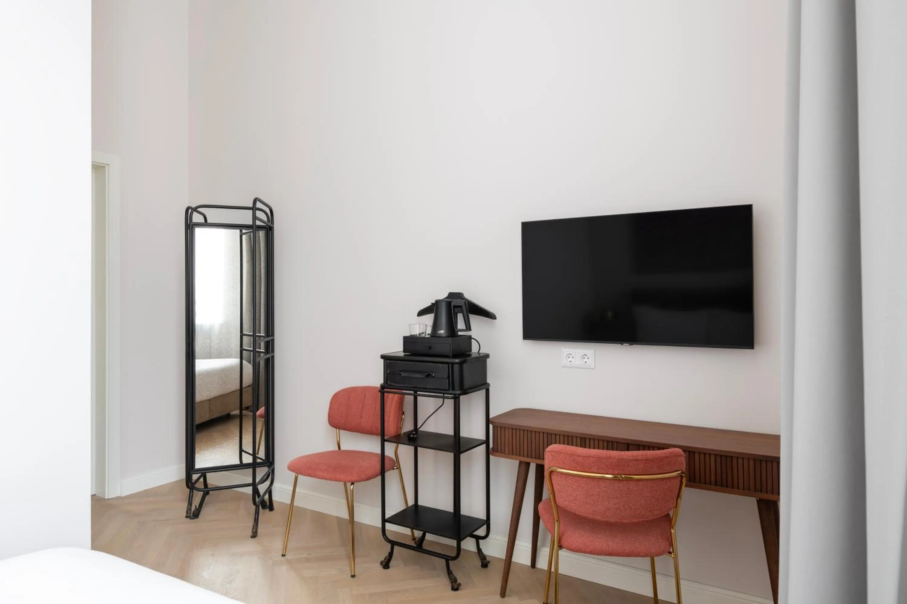 Property building in GRAND CROWN