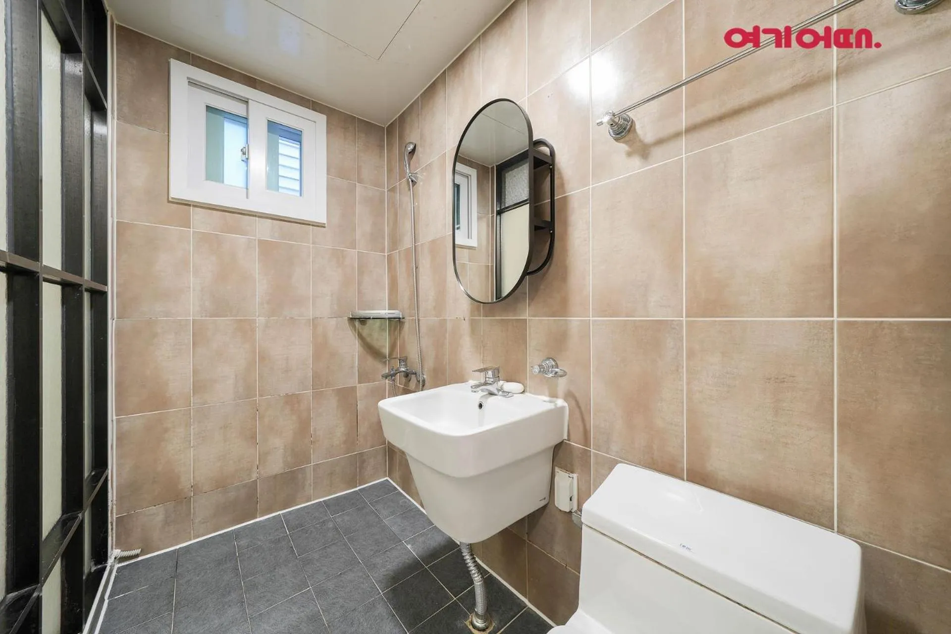 Bathroom in Hotel Less Seoul