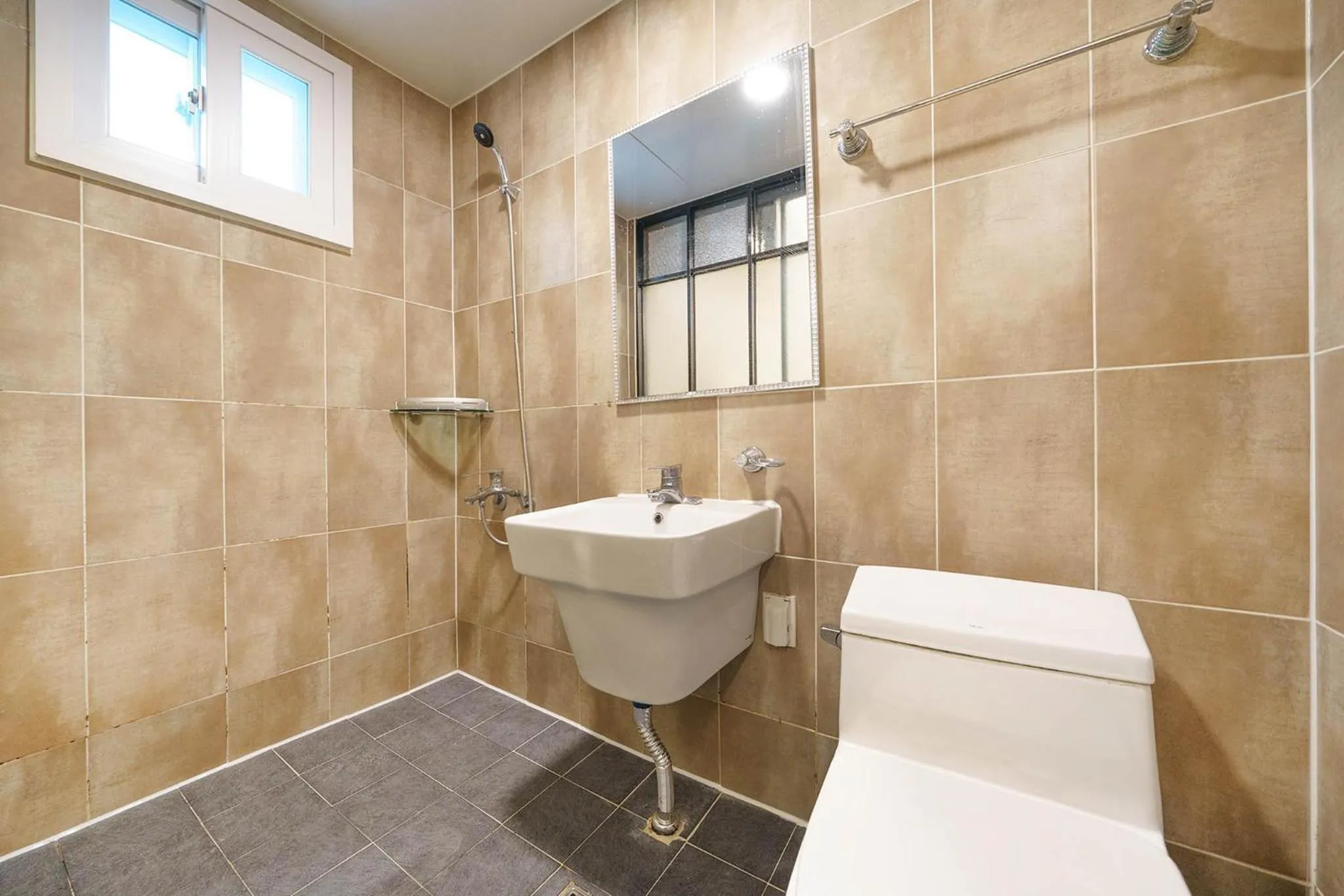 Bathroom in Hotel Less Seoul