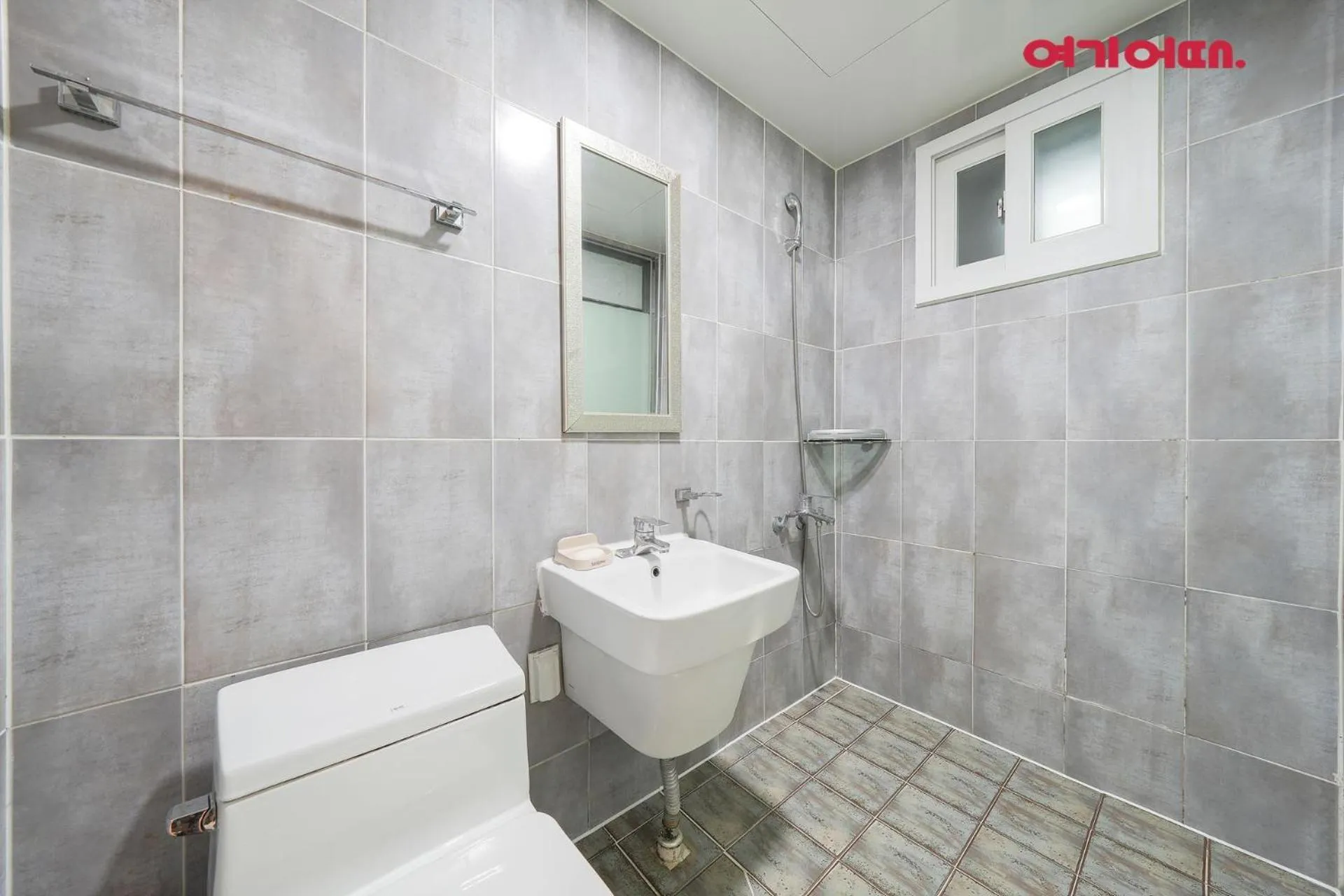 Toilet in Hotel Less Seoul