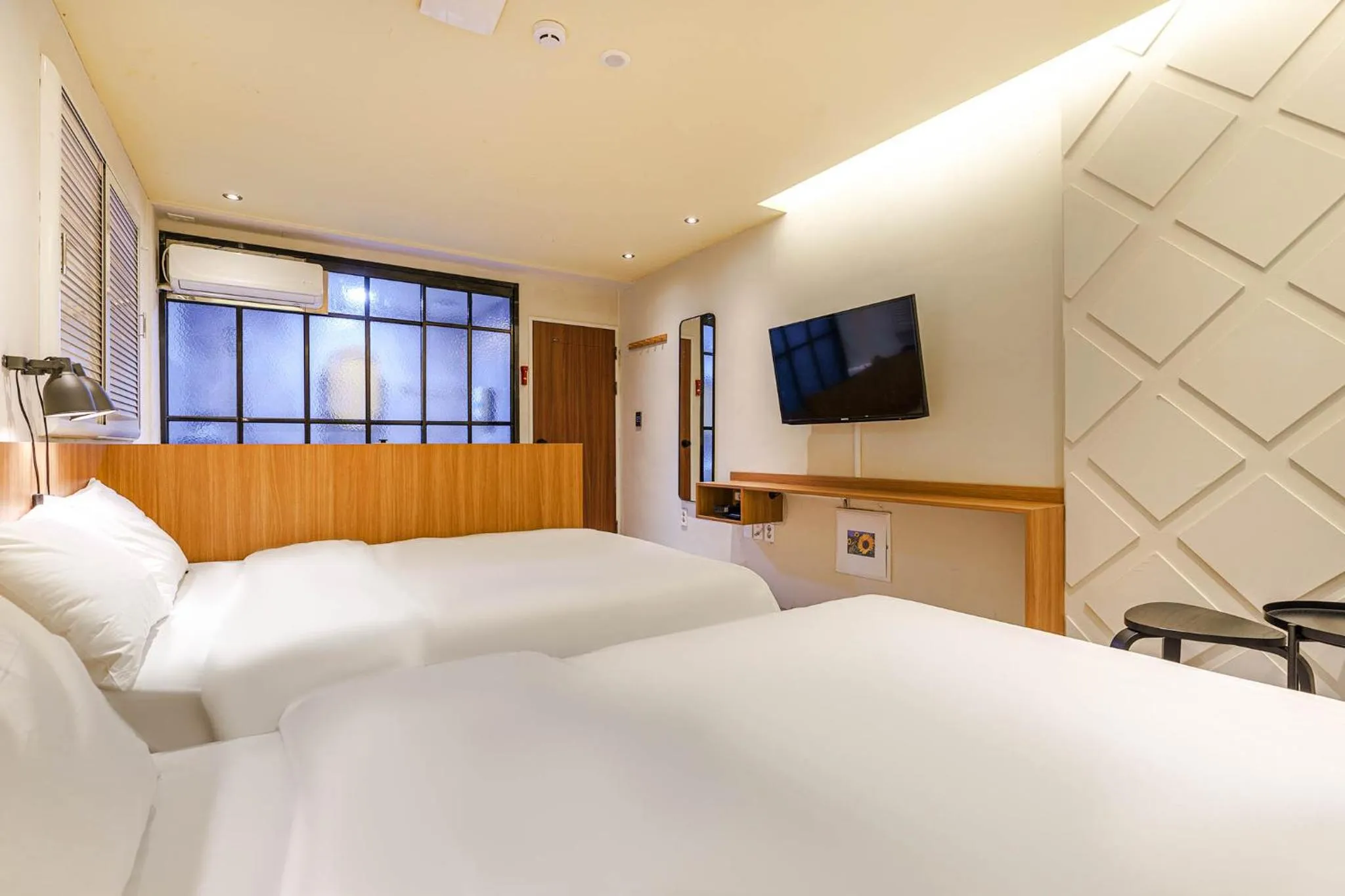 Bed in Hotel Less Seoul