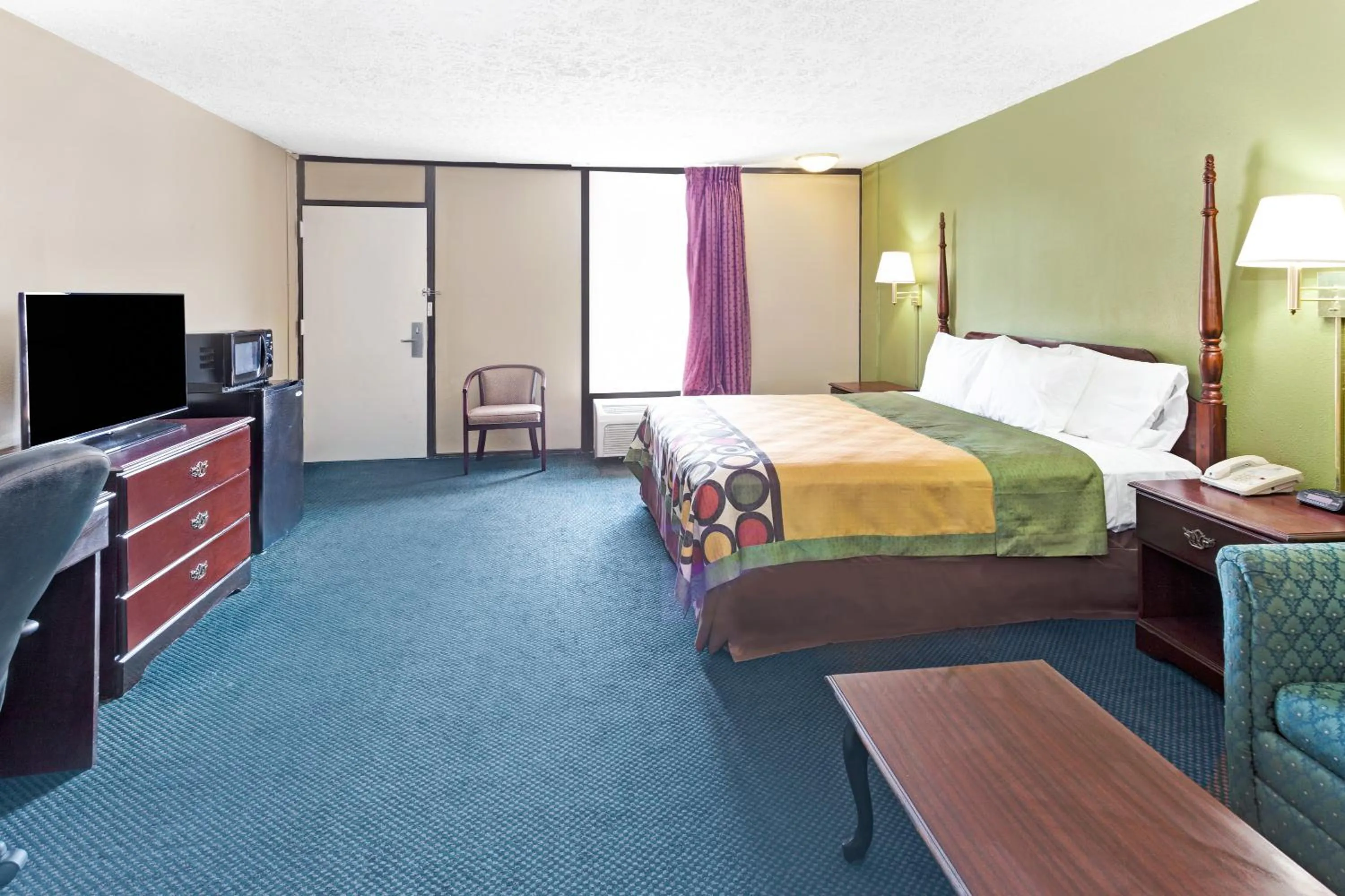 Bedroom, Bed in Super Inn & Suites Carrollton