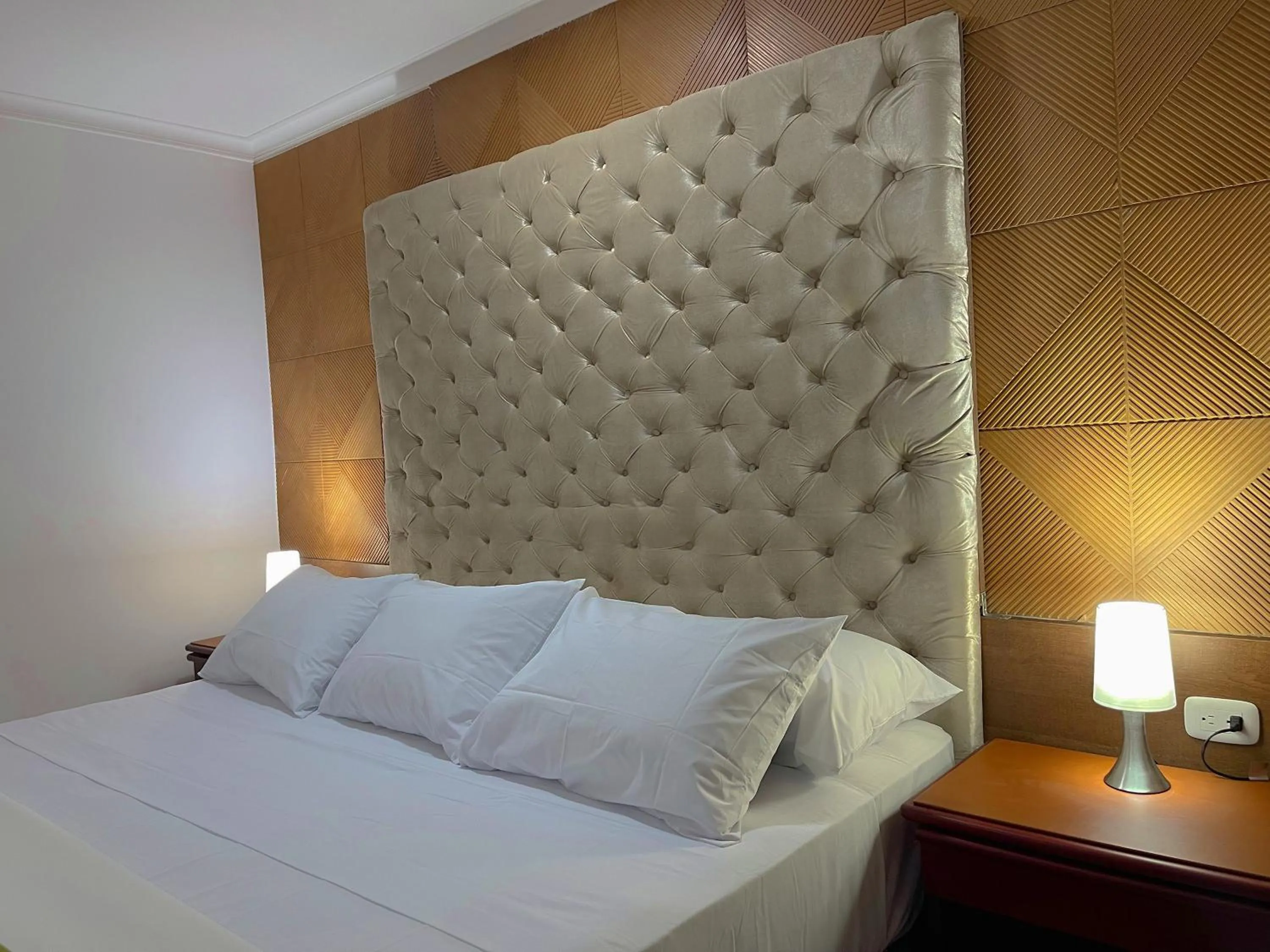 Bed in Hotel Prado 72 INN