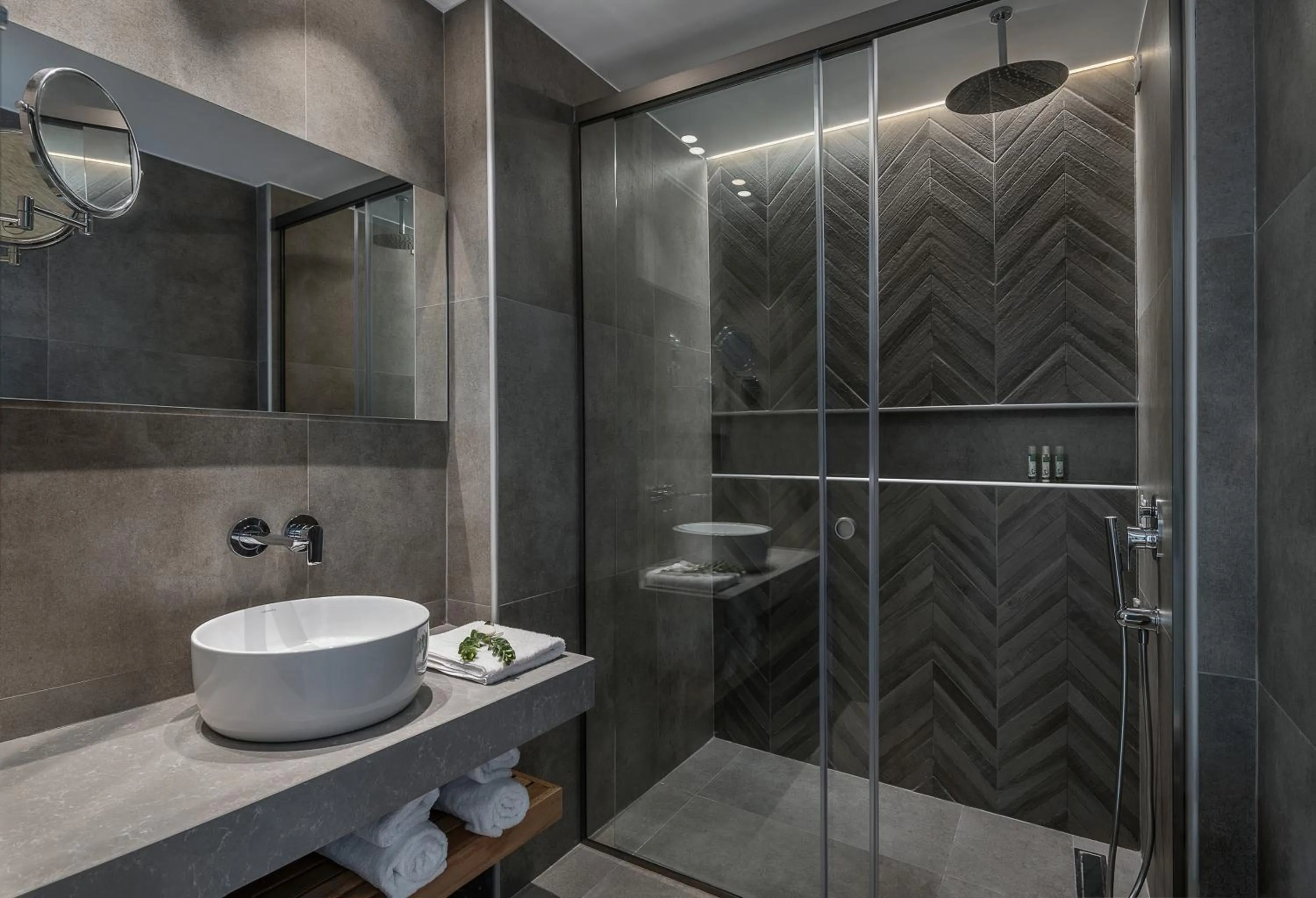 Shower in Magda Hotel Club