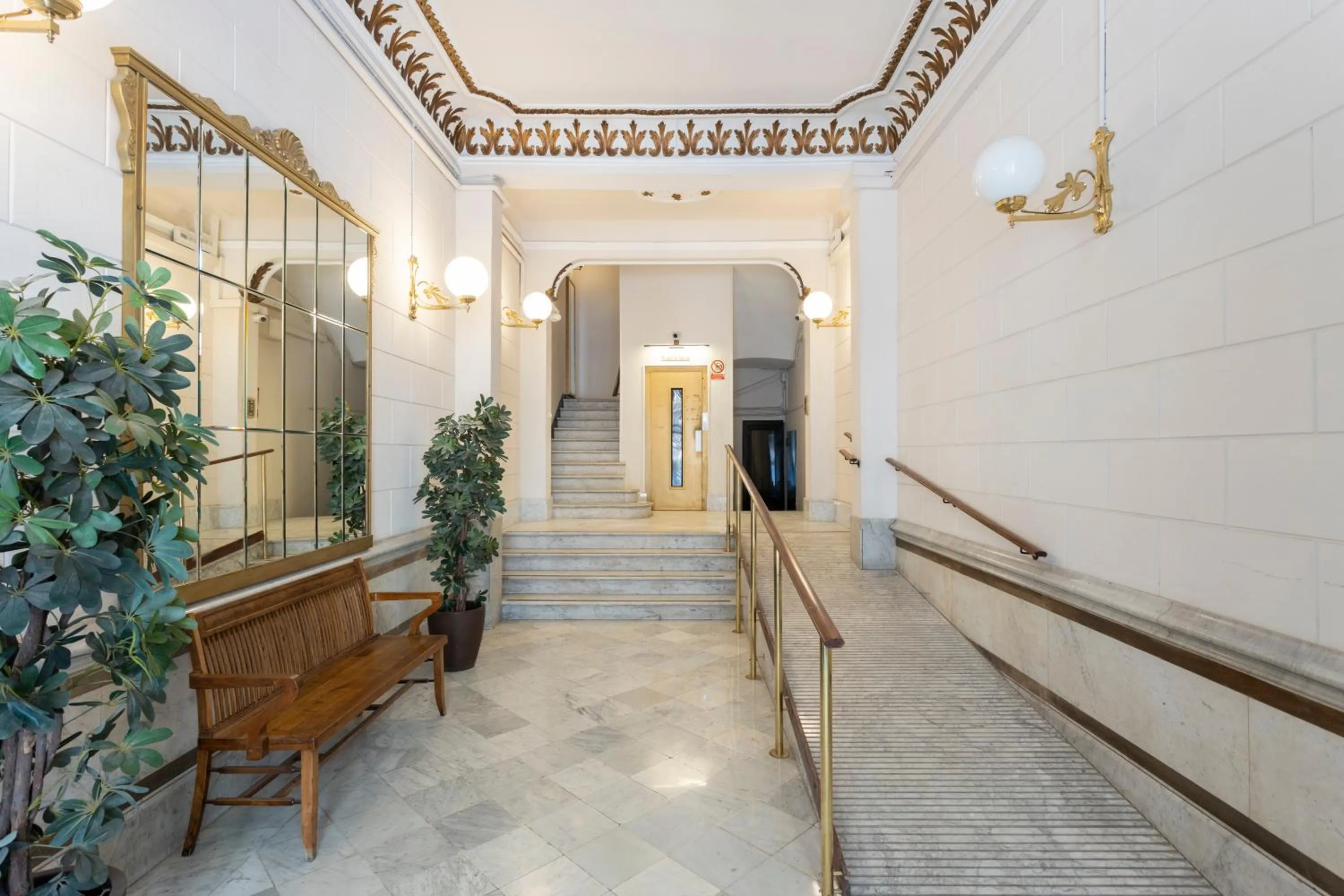 Property building in Feelathome Casa Bertrand