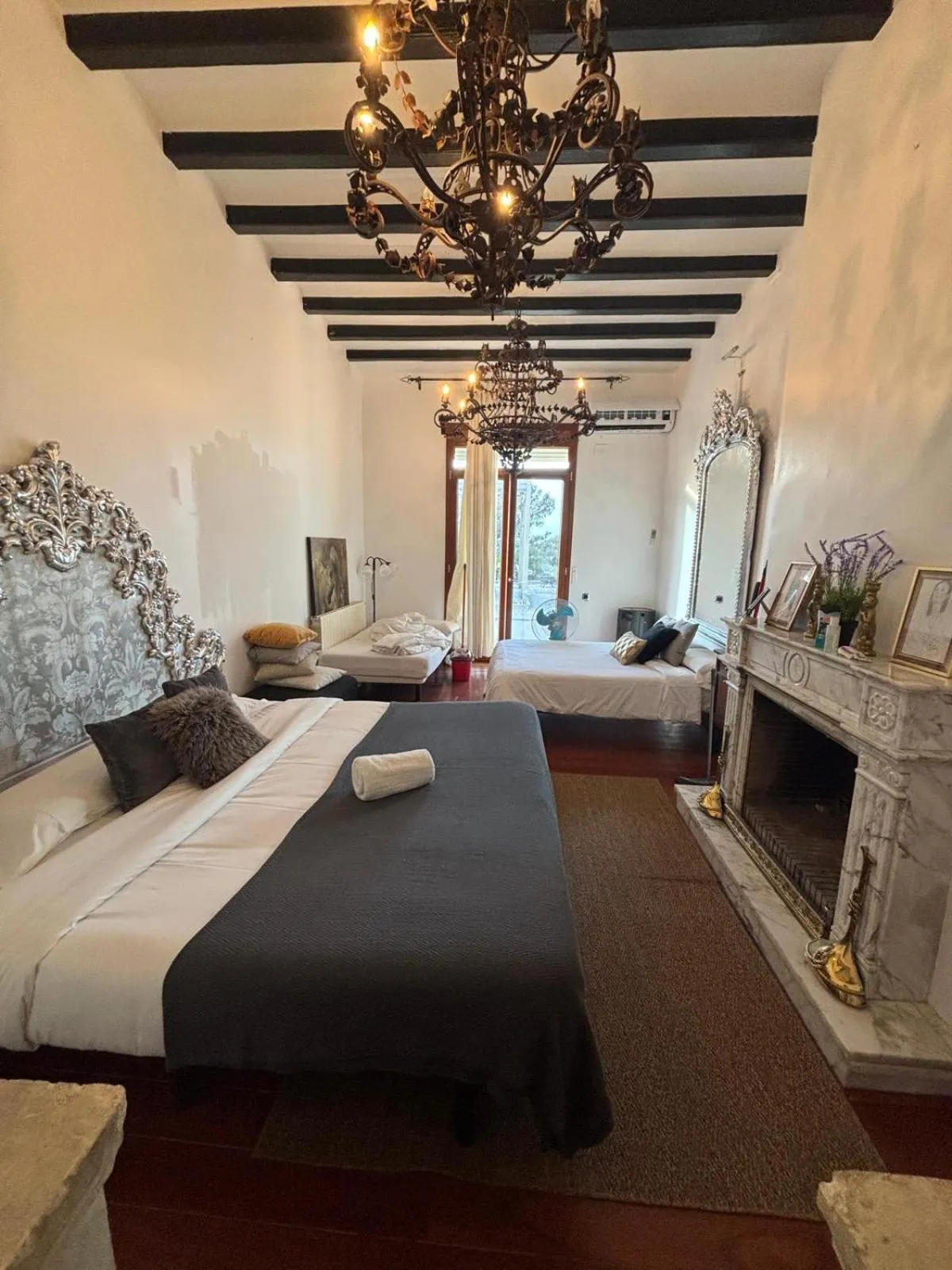 Family Room with Private Bathroom in Spirit of Queen experience