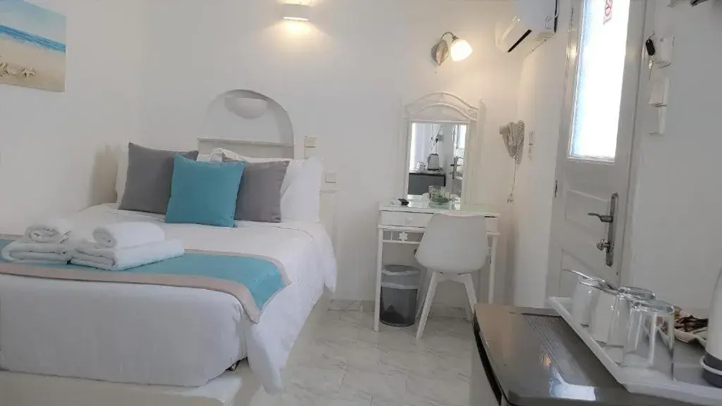 Standard Room with Shared Balcony in Kafieris View Standard Room with Shared Balcony in Kafieris View