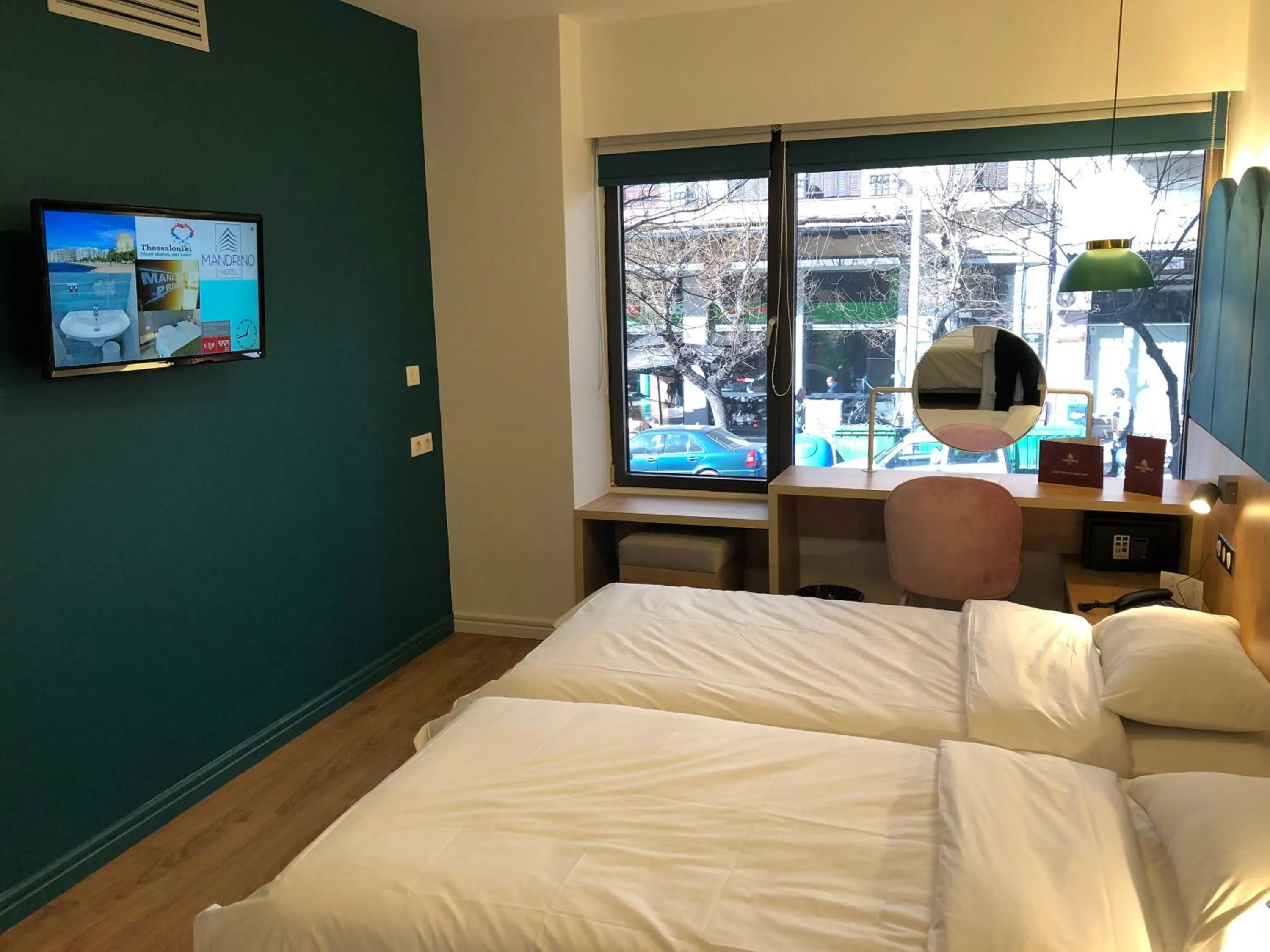 TV and multimedia, Bed in Mandrino Hotel