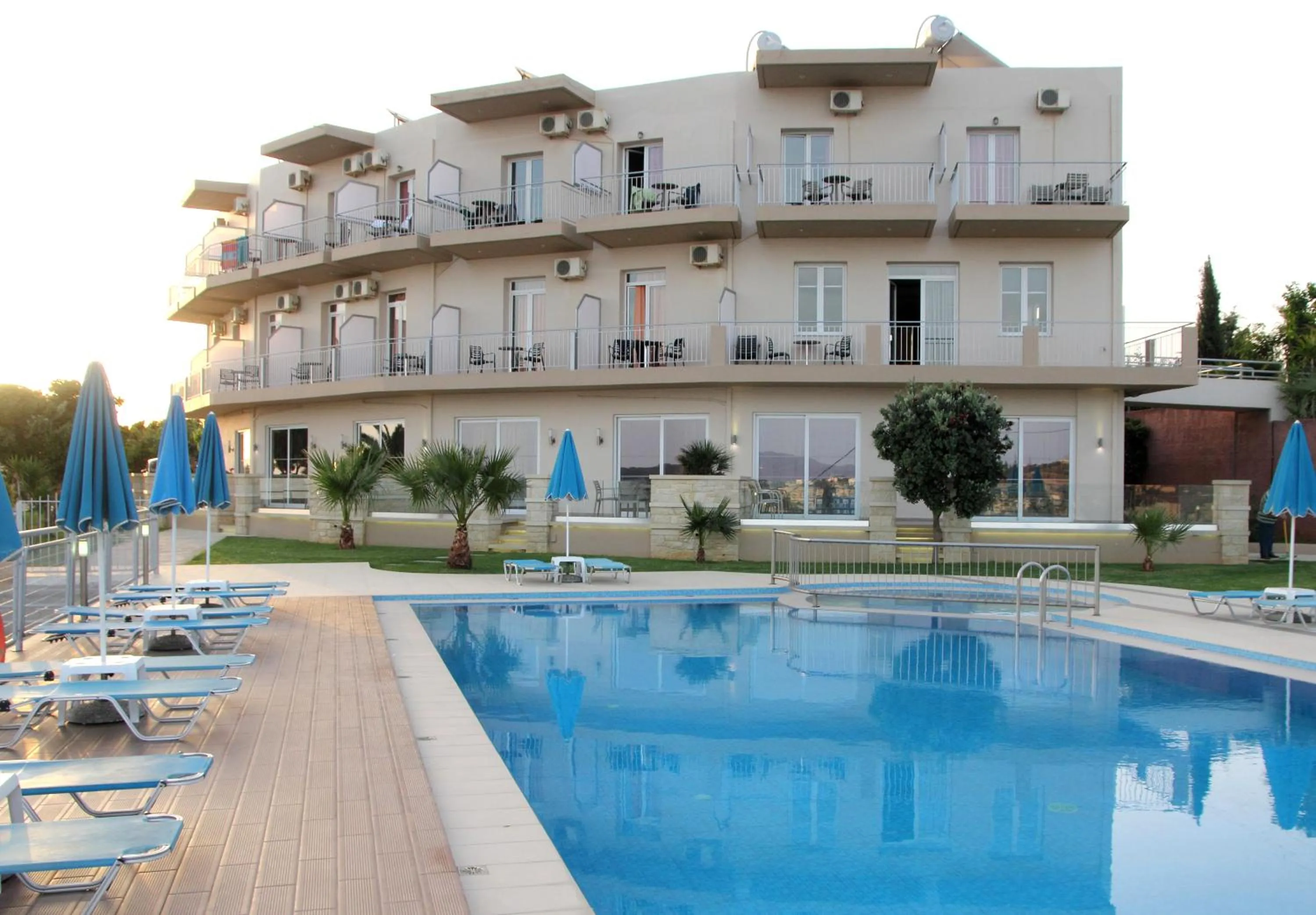 Facade/entrance in Renieris Hotel