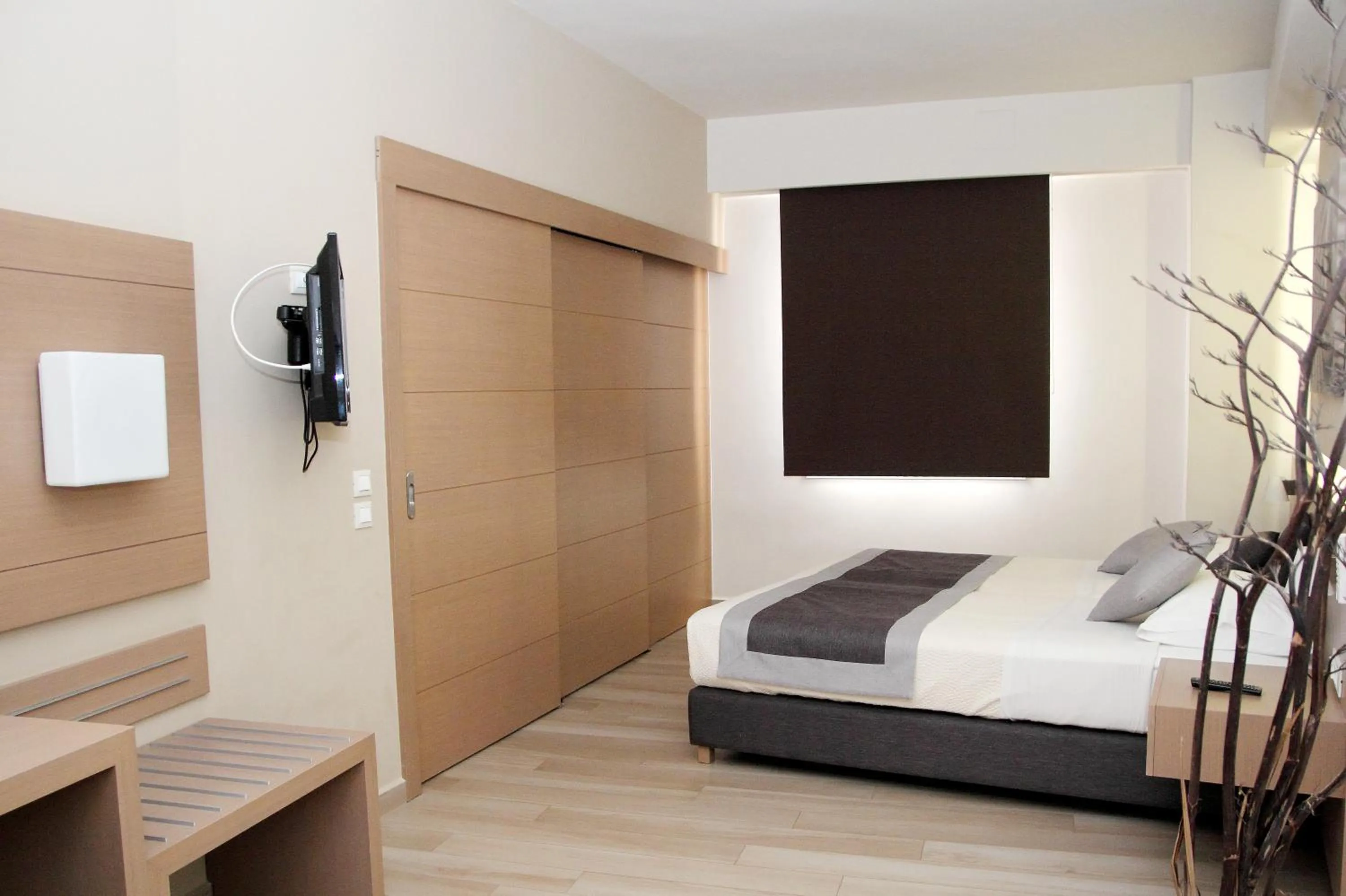 Bedroom, Bed in Renieris Hotel