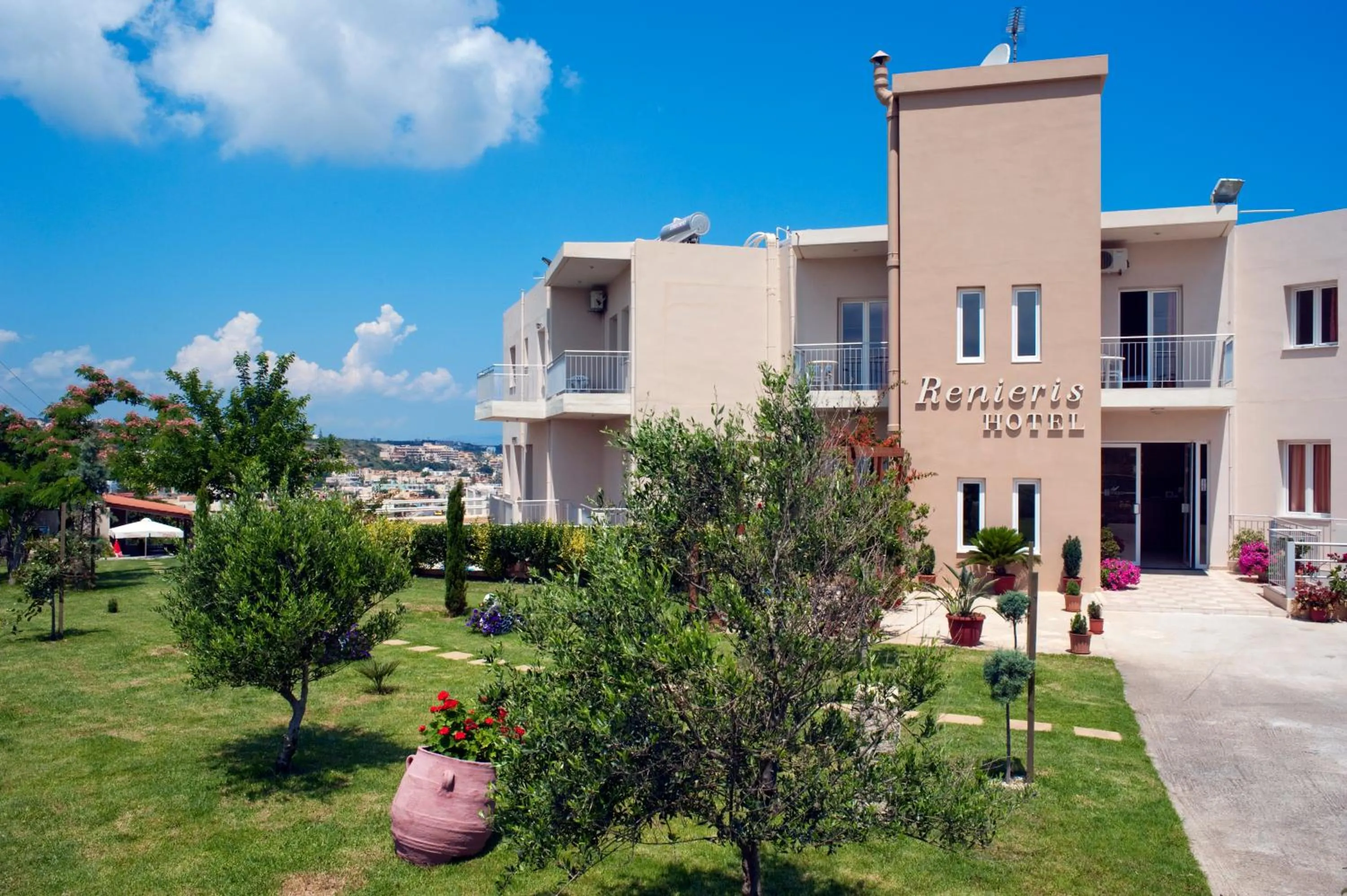 Garden in Renieris Hotel