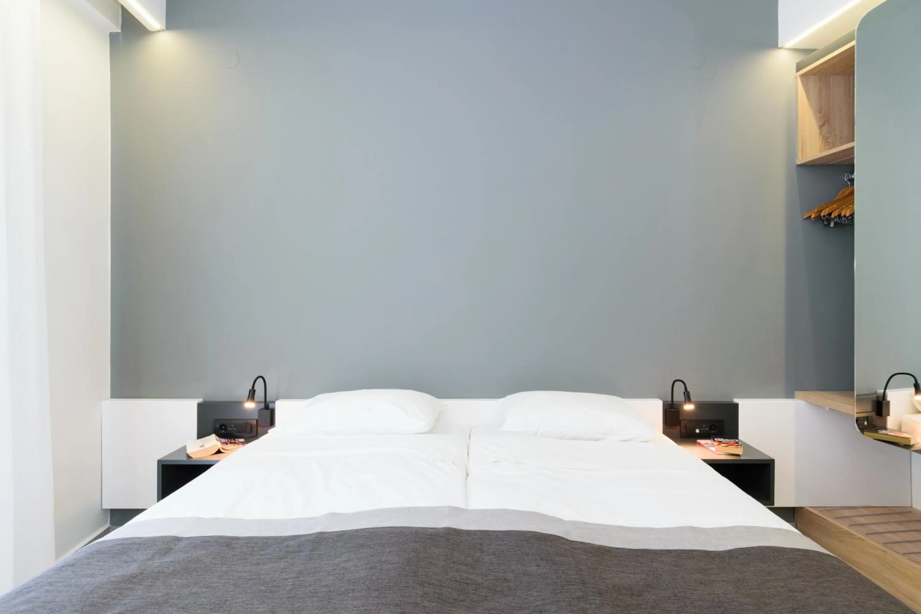 Photo of the whole room, Bed in Renieris Hotel