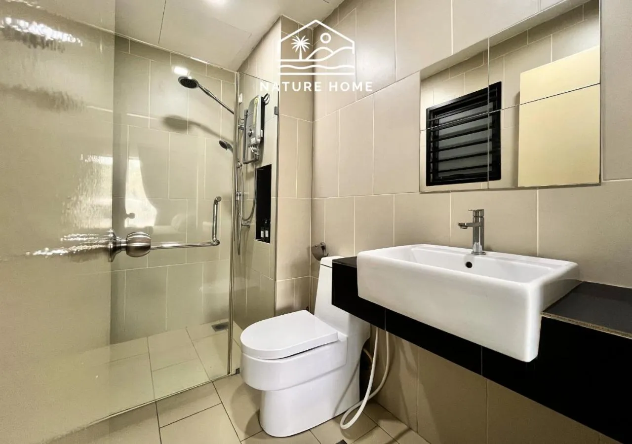 Shower in Nature Home - Swiss Garden Resort Residences