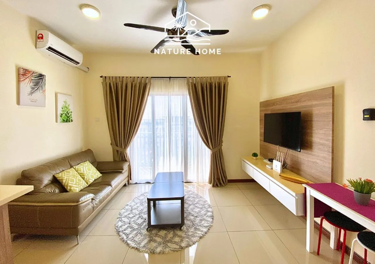 TV and multimedia in Nature Home - Swiss Garden Resort Residences - Weekend Free Breakfast