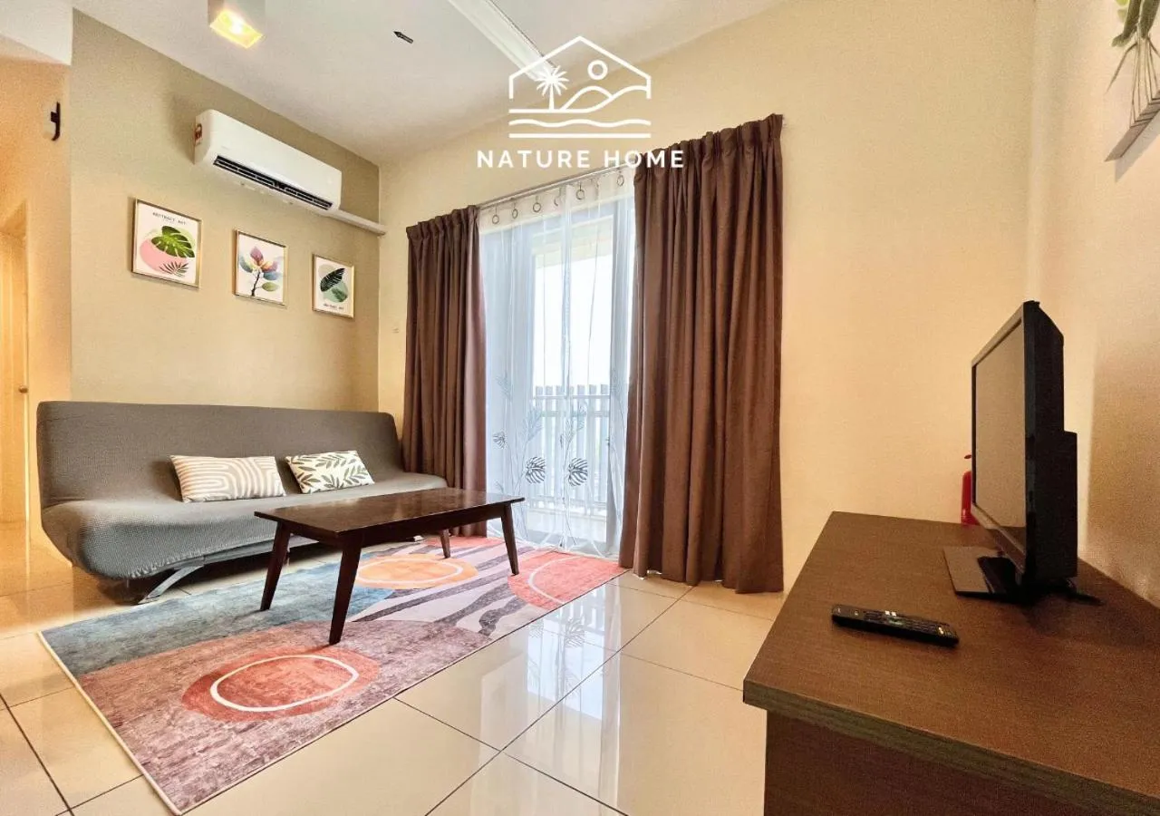 TV and multimedia in Nature Home - Swiss Garden Resort Residences - Weekend Free Breakfast