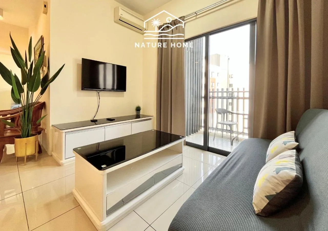 TV and multimedia in Nature Home - Swiss Garden Resort Residences - Weekend Free Breakfast