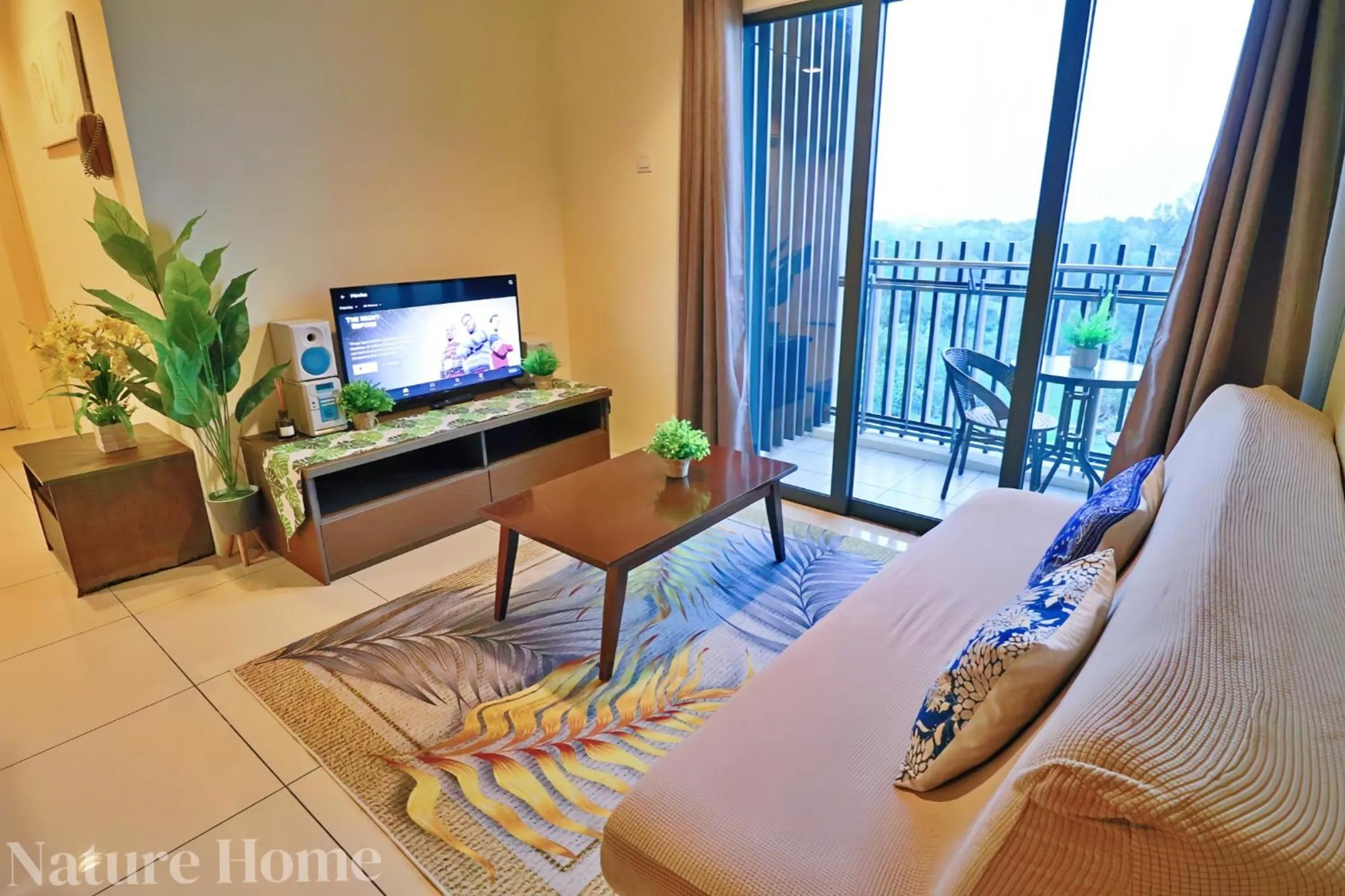 Communal lounge/ TV room in Nature Home - Swiss Garden Resort Residences