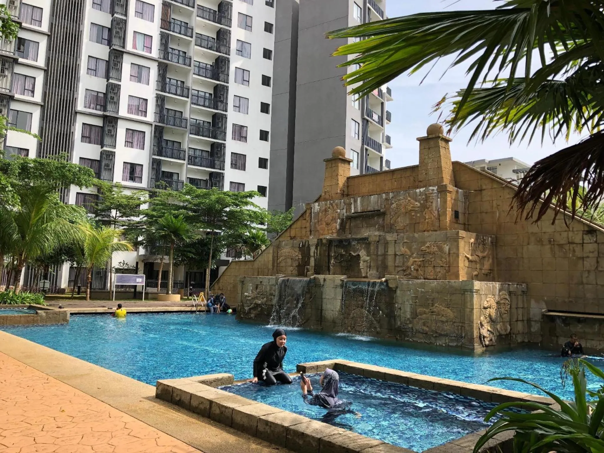 Hot Tub in Nature Home - Swiss Garden Resort Residences
