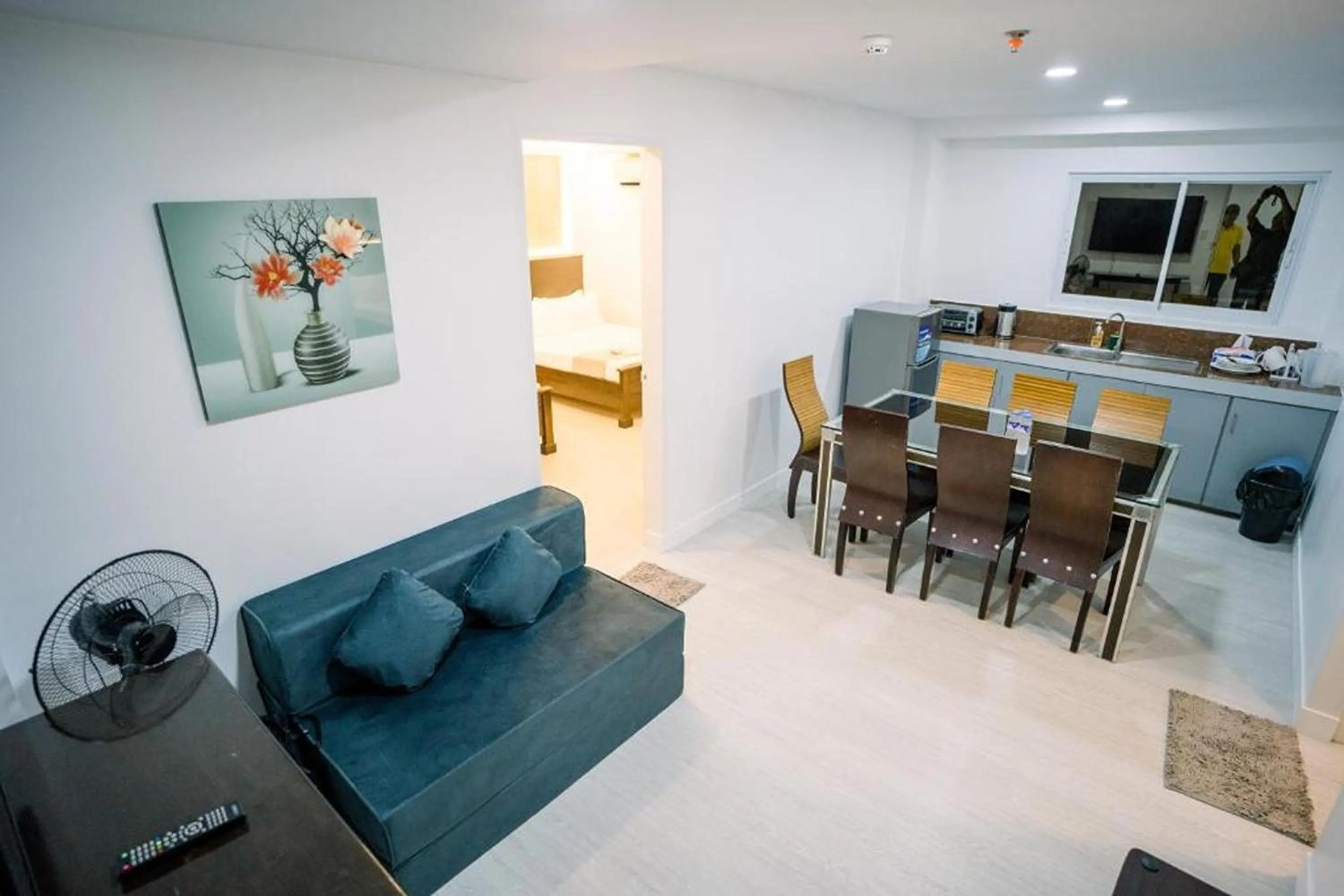 Living room in Spotlight Hotel near Hundred Islands Wharf