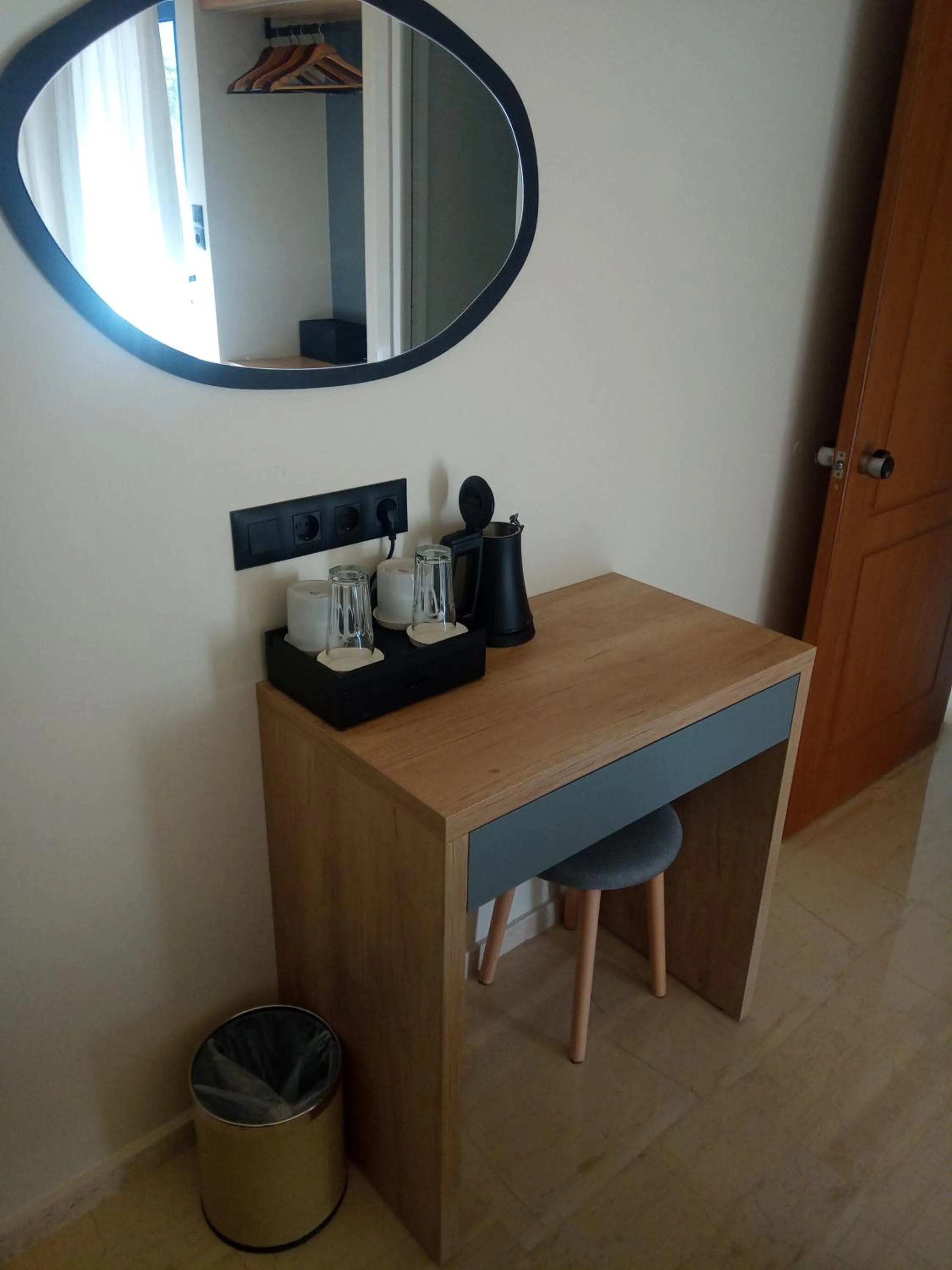 Coffee/tea facilities in Horizon Beach Hotel