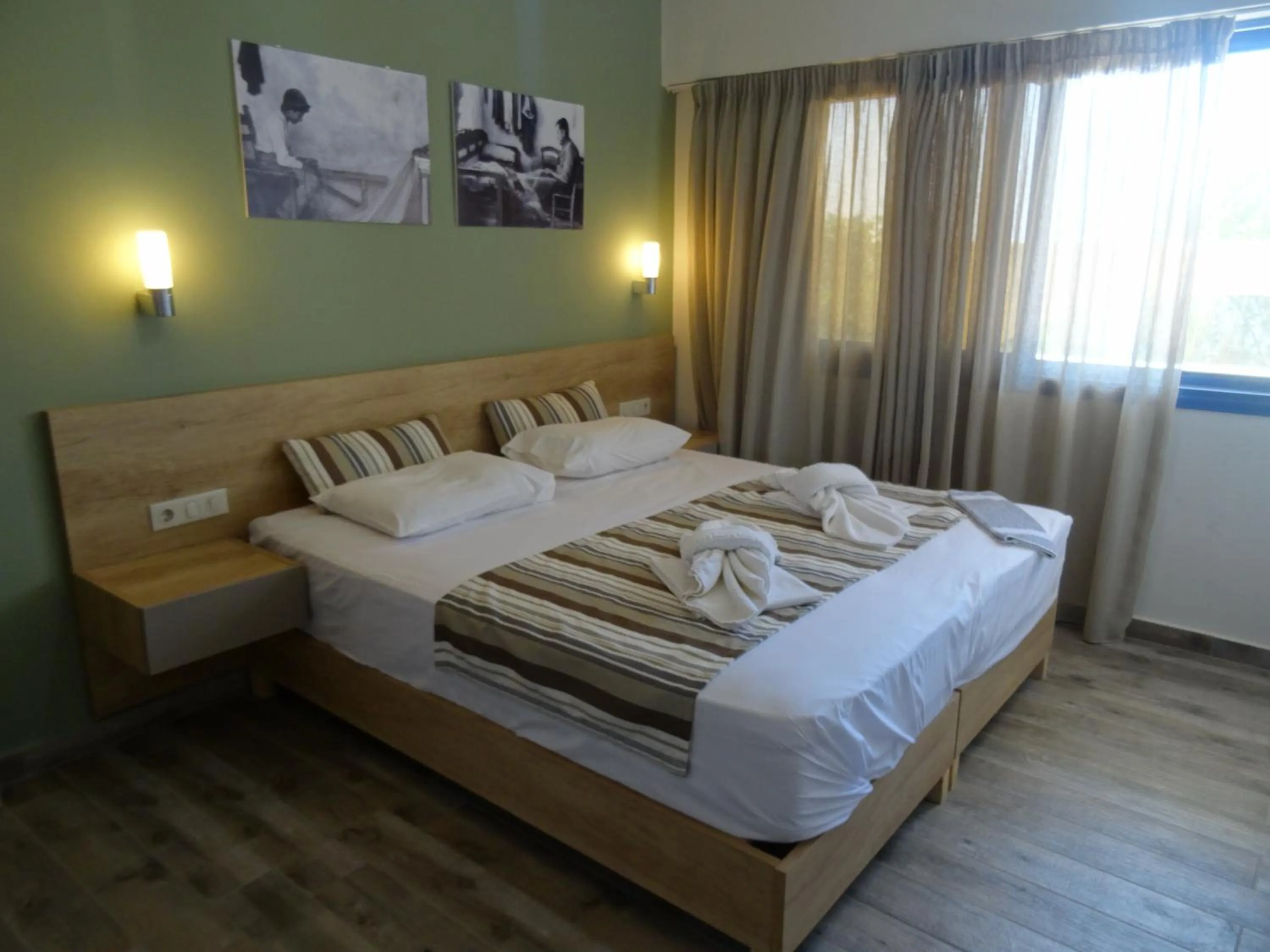 Bedroom, Bed in Horizon Beach Hotel